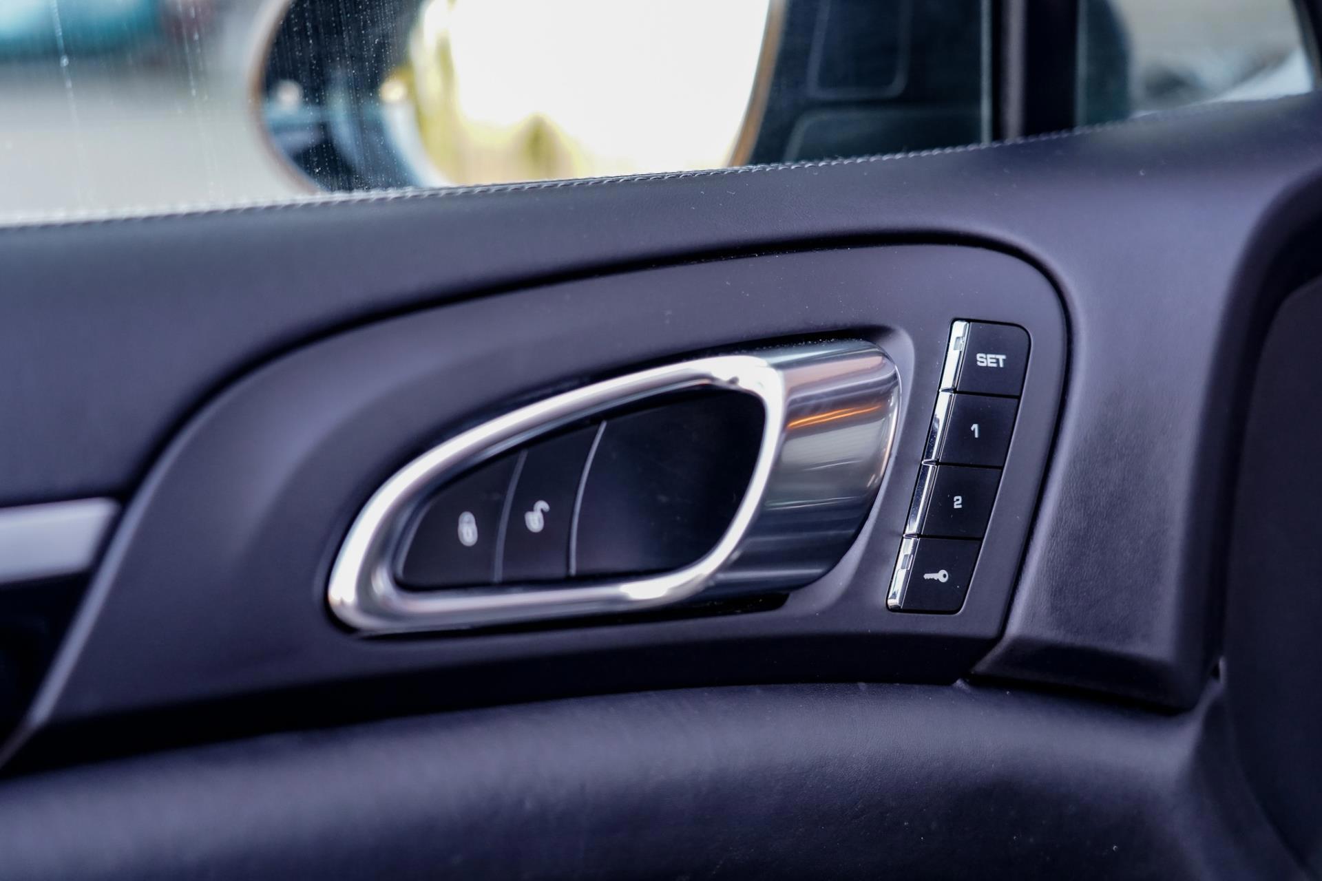 Foto van Porsche Cayenne S E-hybrid