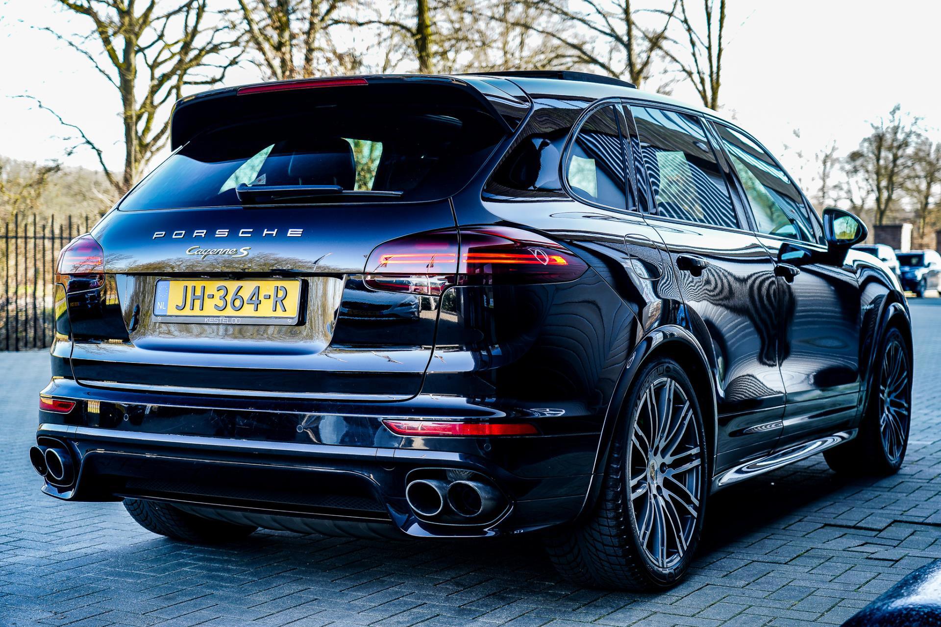 Foto van Porsche Cayenne S E-hybrid