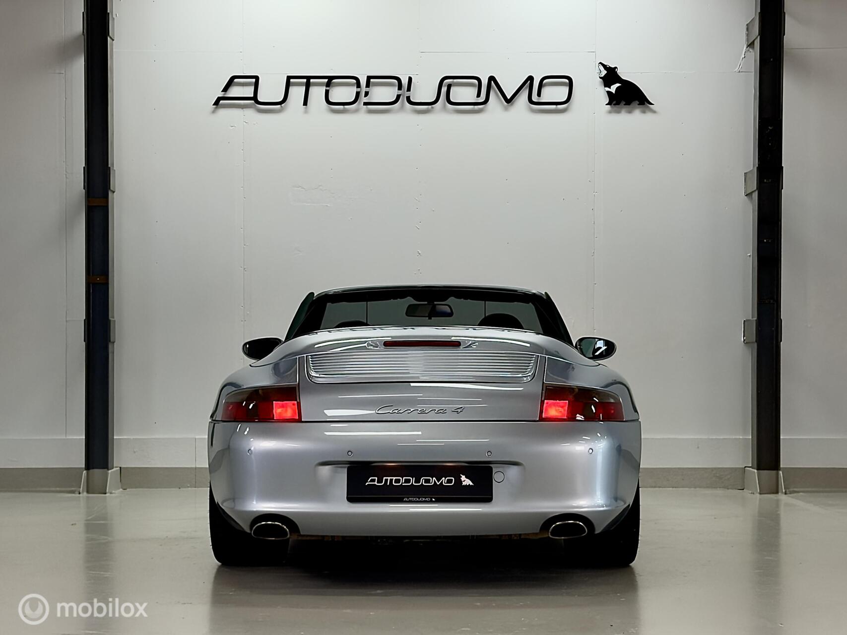 Foto van Porsche 911 Carrera