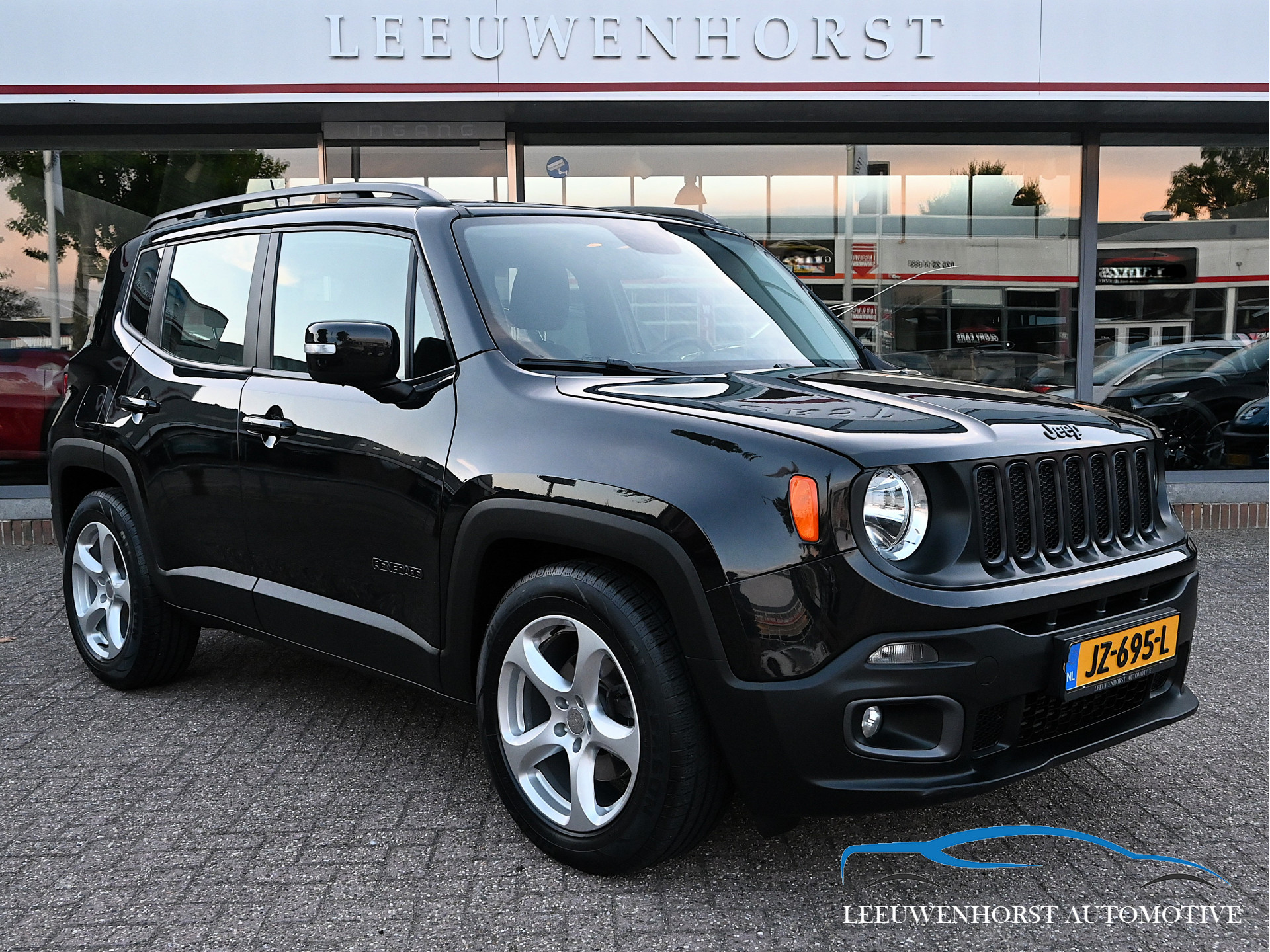 Jeep Renegade 1.4 MultiAir Longitude, 2016 - voorkant