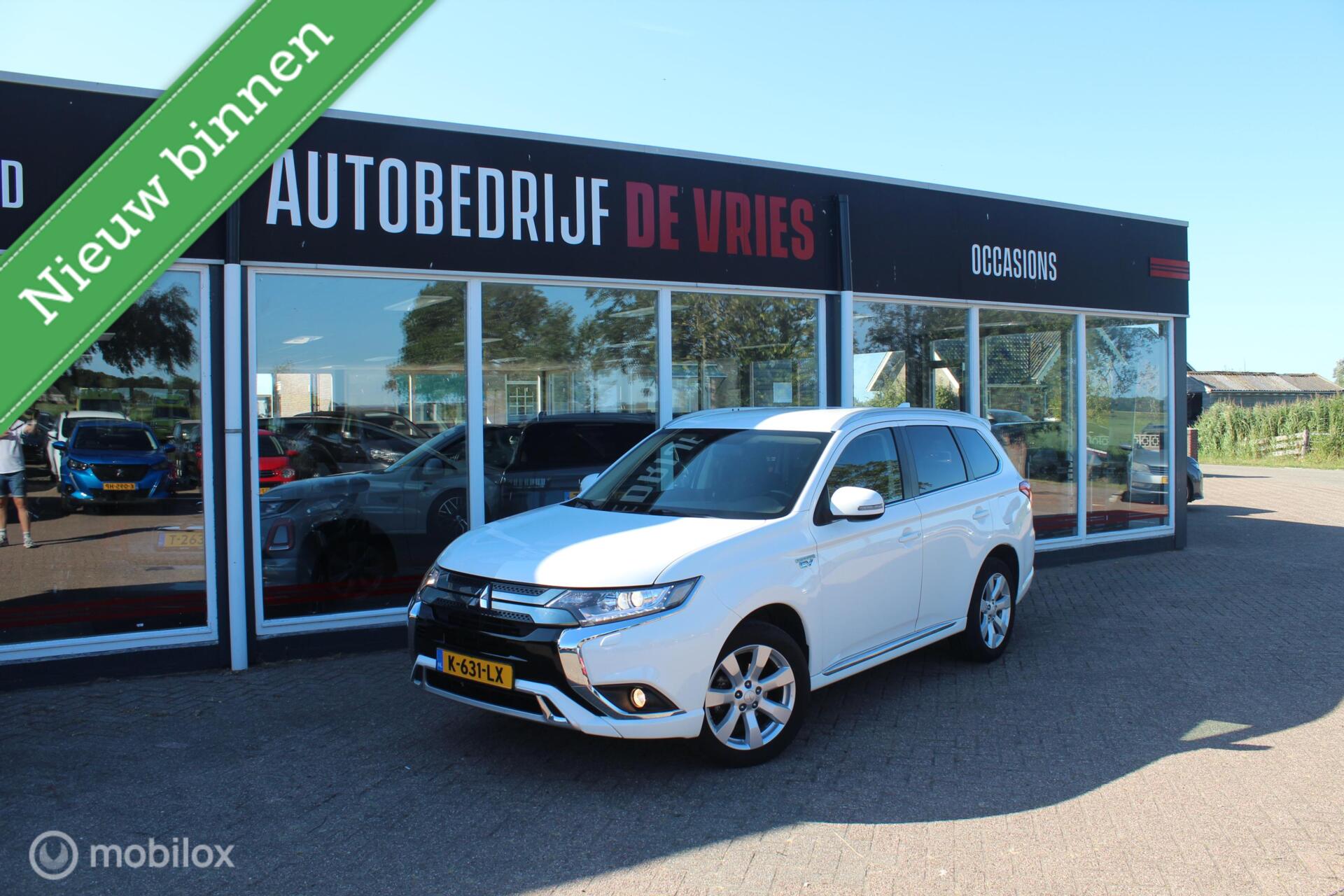 Mitsubishi Mitsubishi Outlander 2.4 PHEV Pure Trekhaak/Stoelverwarm/NAP 2021 - voorkant