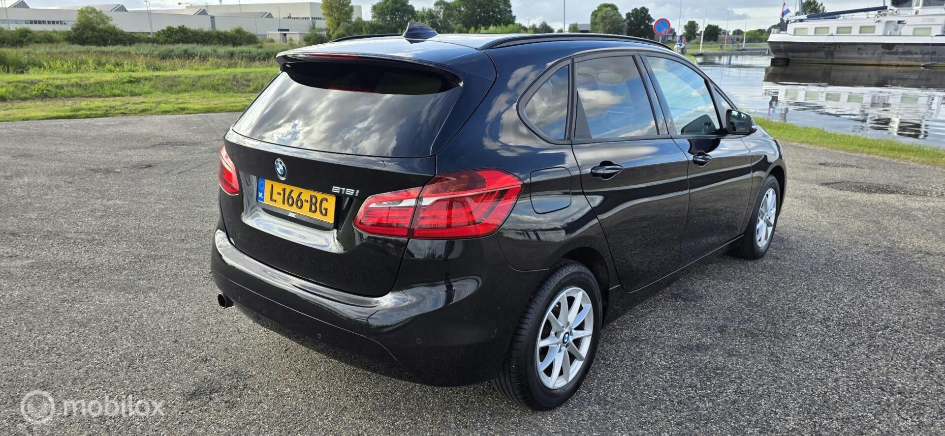 Foto van BMW 216i Active Tourer