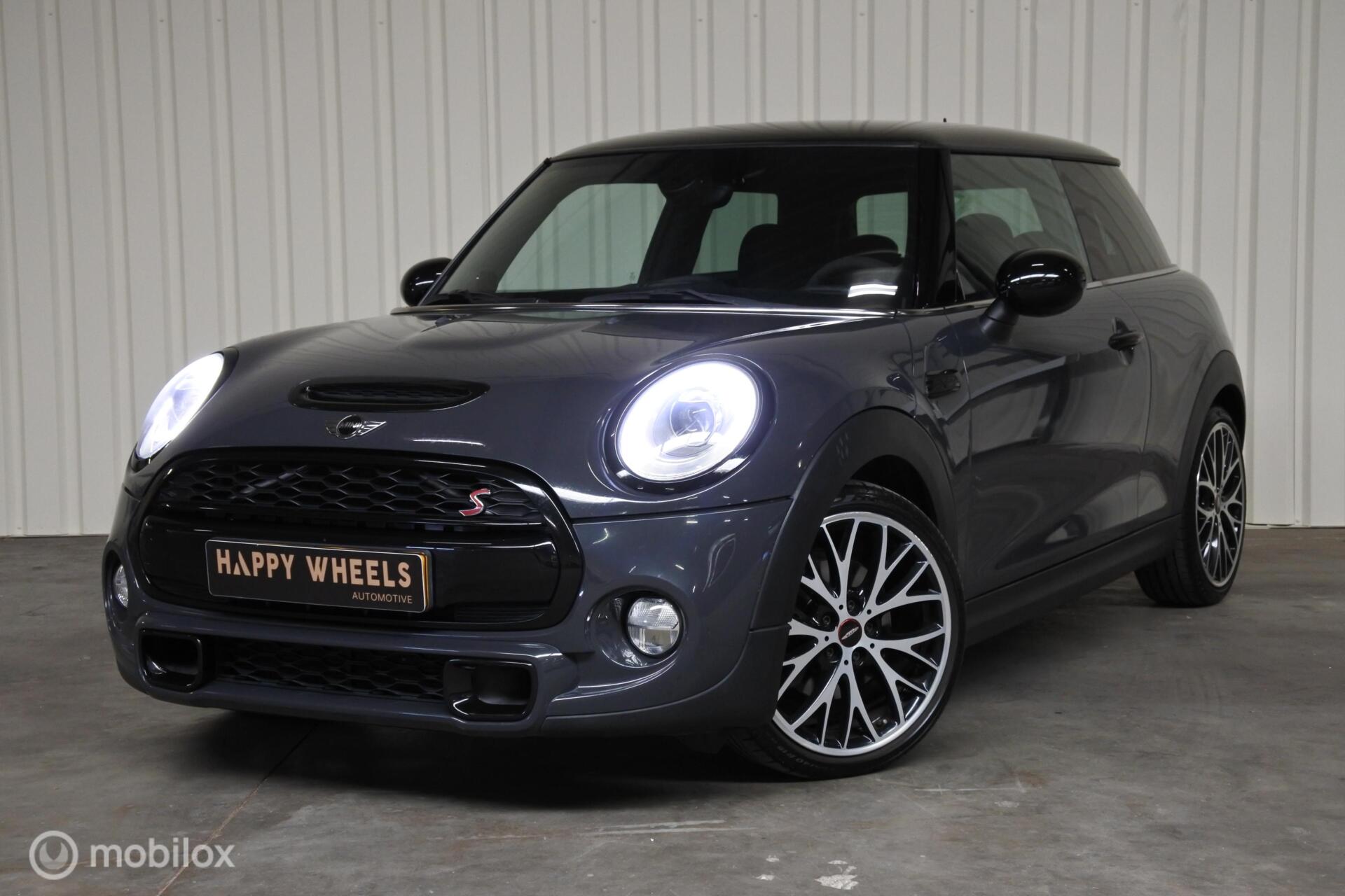 Mini Cooper S 2.0 Cooper S Chili Serious Business 2015 - voorkant