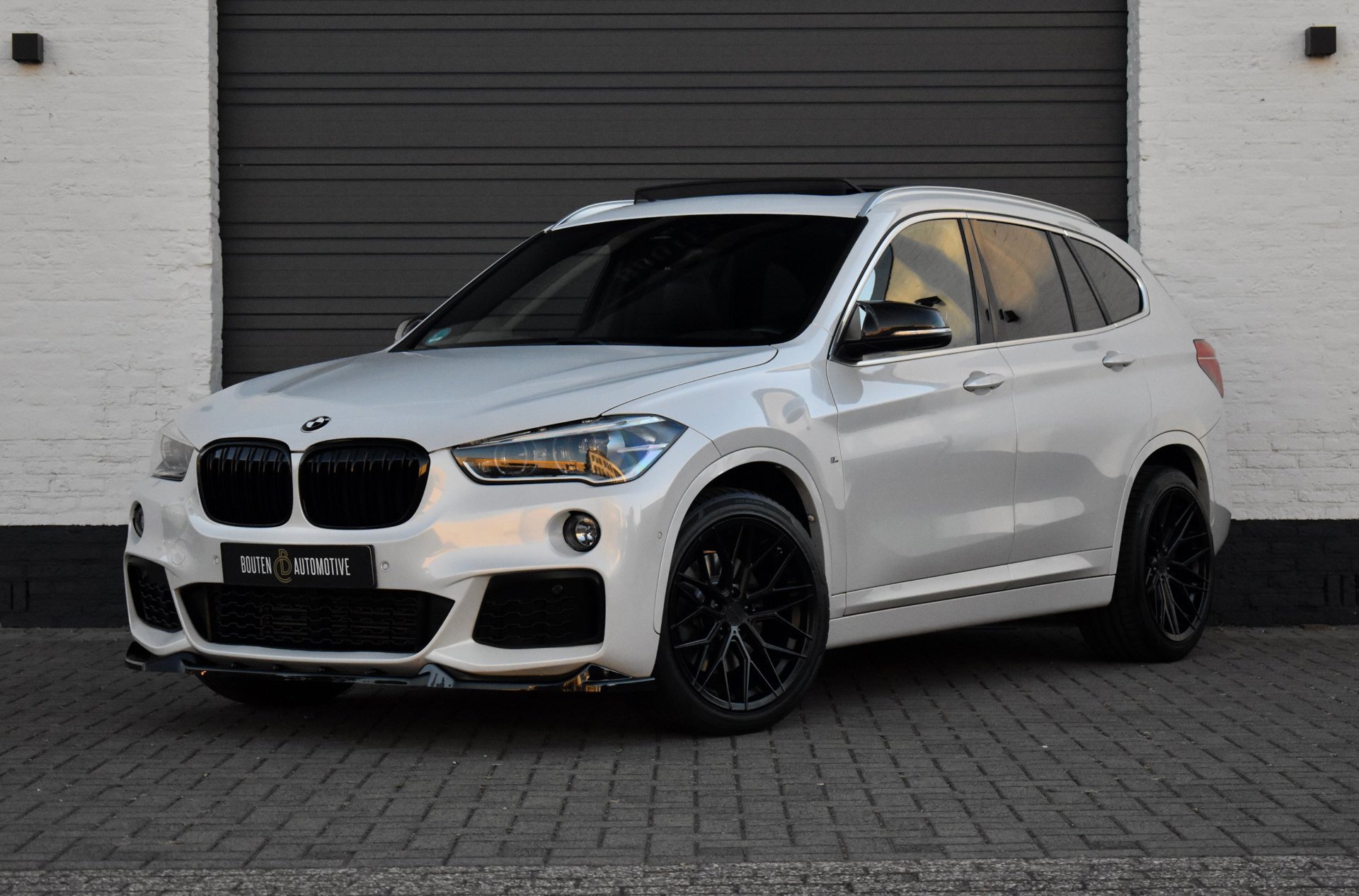 BMW X1 xDrive20i High Executive 2016 - voorkant