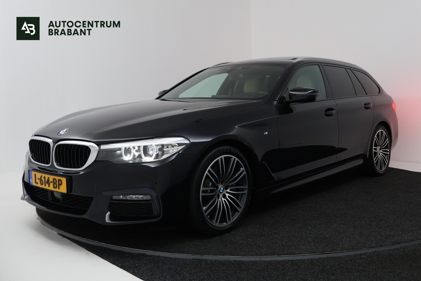 BMW 540i xDrive 540i xDrive High Executive (PANORAMADAK, ADAPTIEVE CRUISE, SFEERVERLICHTING, DEALER ONDERHOUDEN) 2019 - voorkant
