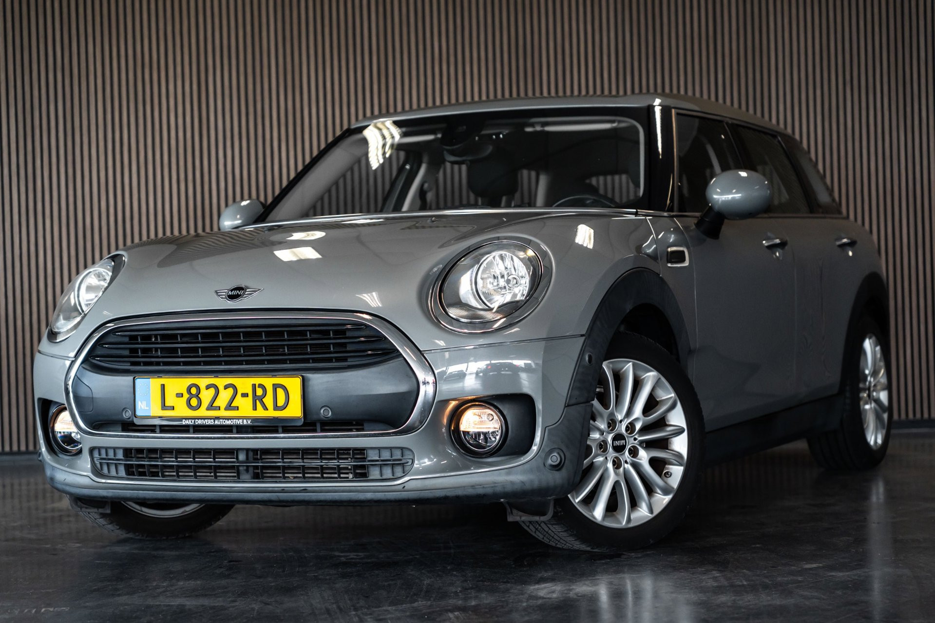 Mini Clubman One 1.5 One Pepper Business I KEYLESS I STOELVW I NAVI 2017 - voorkant