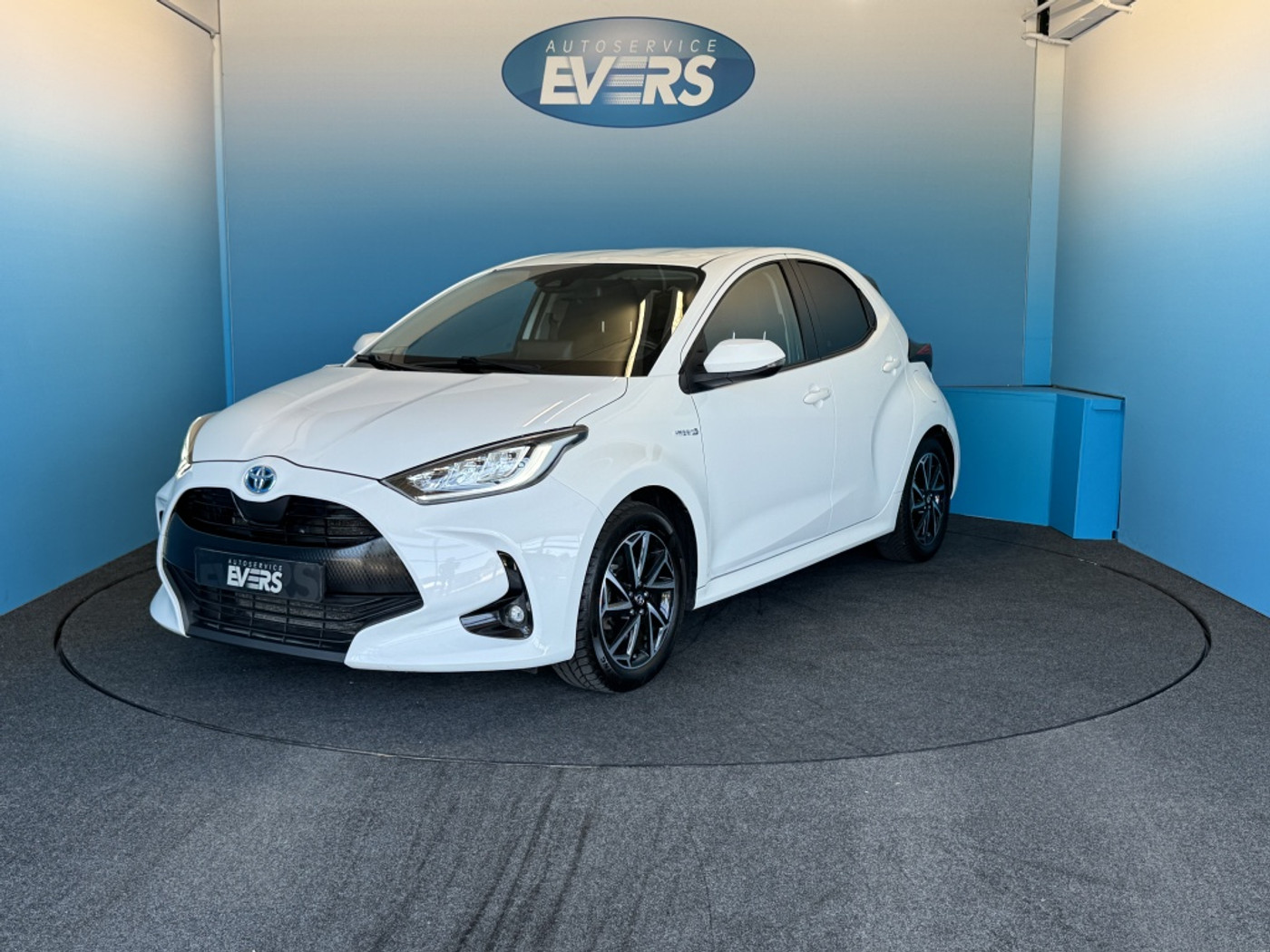 Toyota Yaris 1.5 Hybrid Dynamic 2021 - voorkant