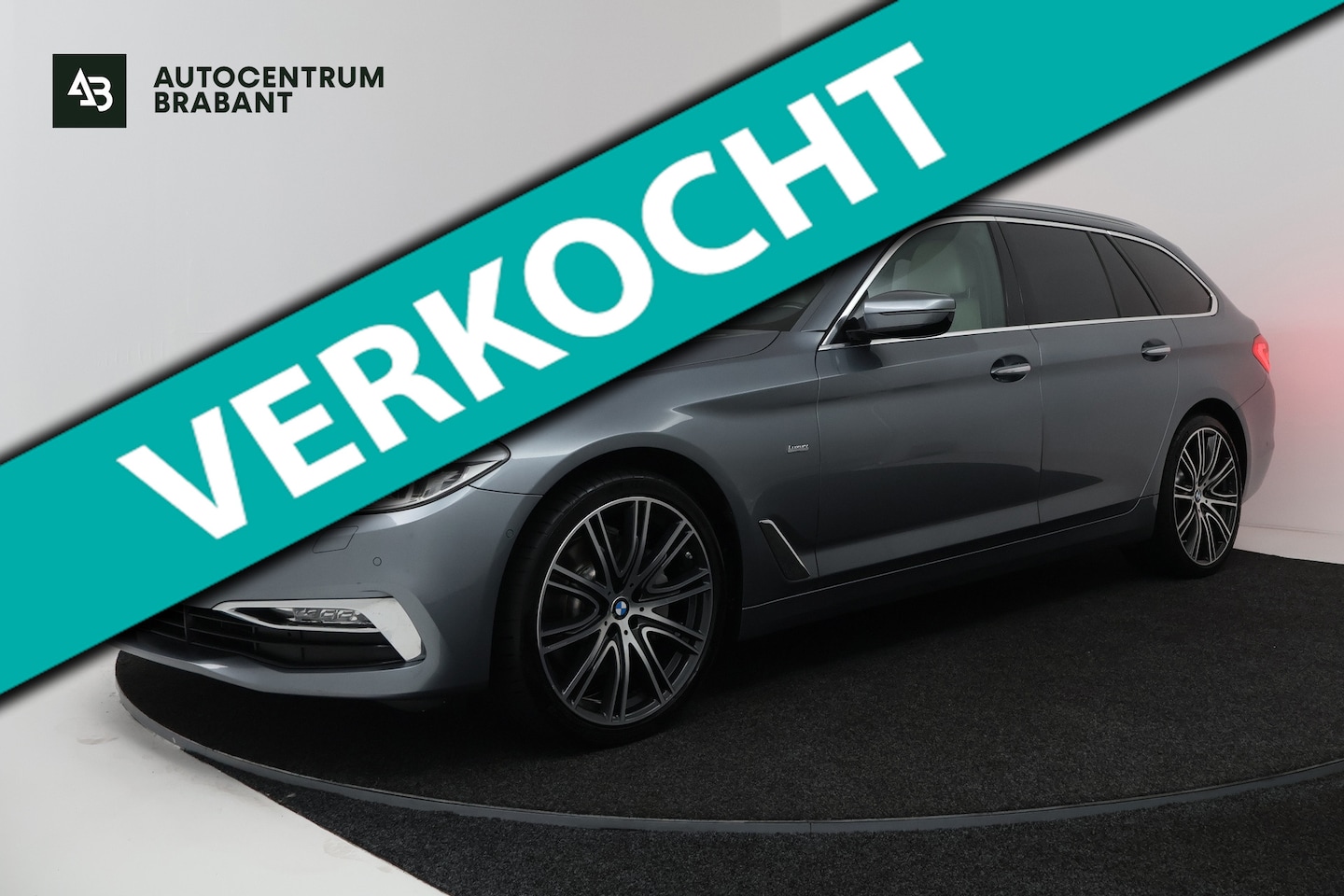 BMW 530i 530i High Executive (PANORAMADAK, SFEERVERLICHTING, ELEKTR STOELEN, STOEL/STUUR VERWARMING 2018 - voorkant