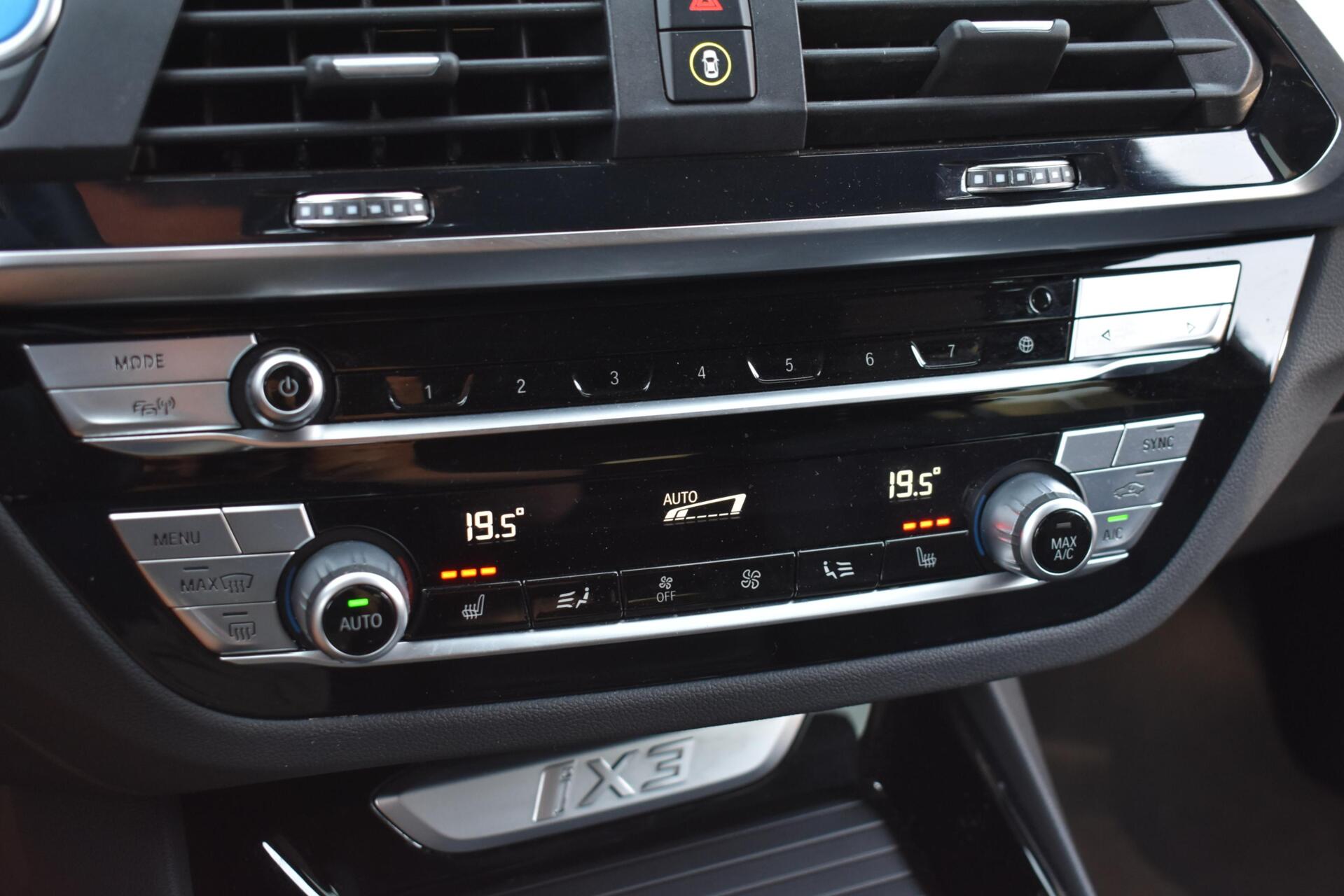 Foto van BMW Ix3