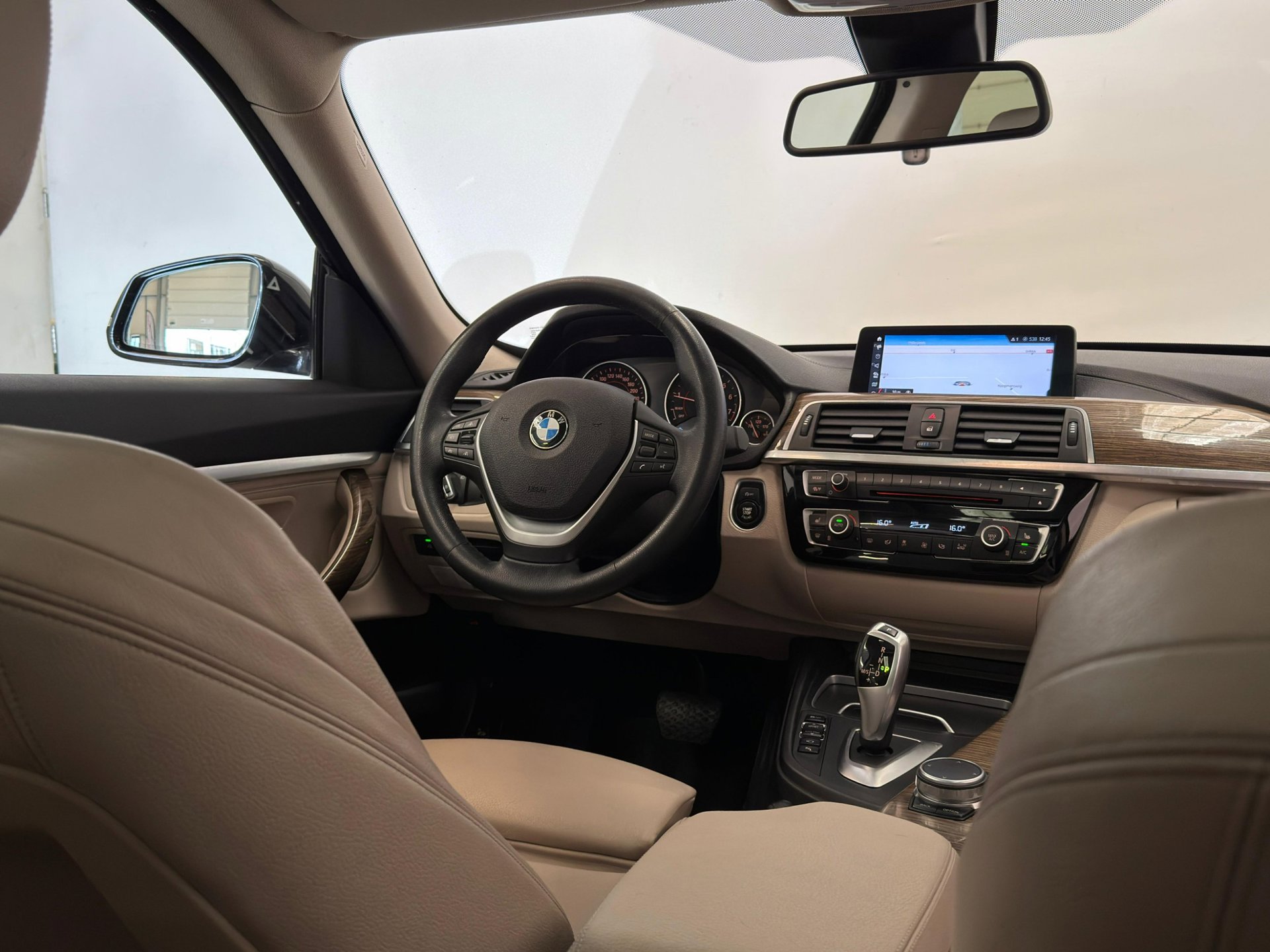 Foto van BMW 320i