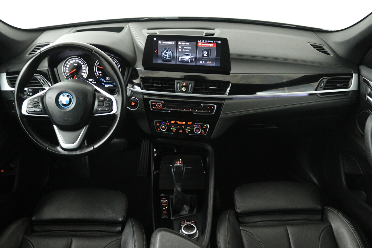 Foto van BMW X1 Xdrive25e