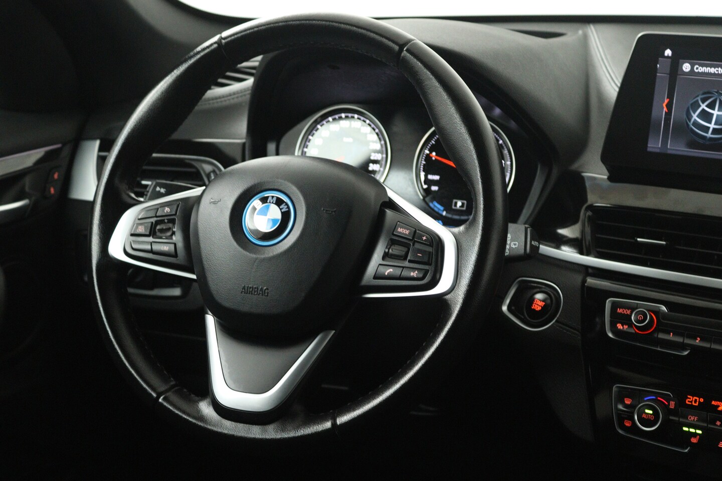 Foto van BMW X1 Xdrive25e