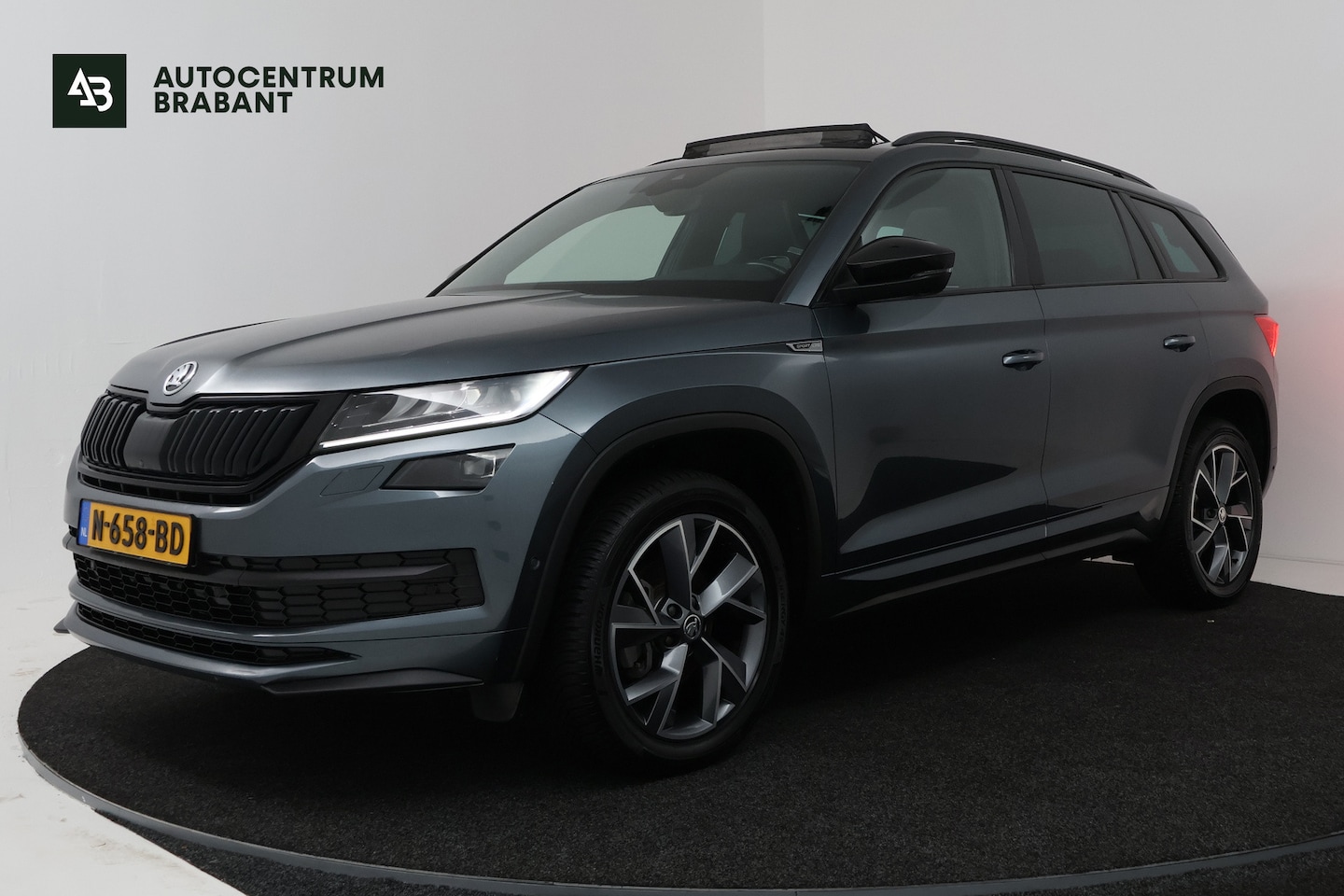 Skoda Kodiaq 1.5 TSI Business Edition Plus 7p. (PANORAMADAK, TREKHAAK WEGKLAPBAAR, STUUR-/STOELVERWARMING, CAMERA, MASSAGE STOELEN 2021 - voorkant