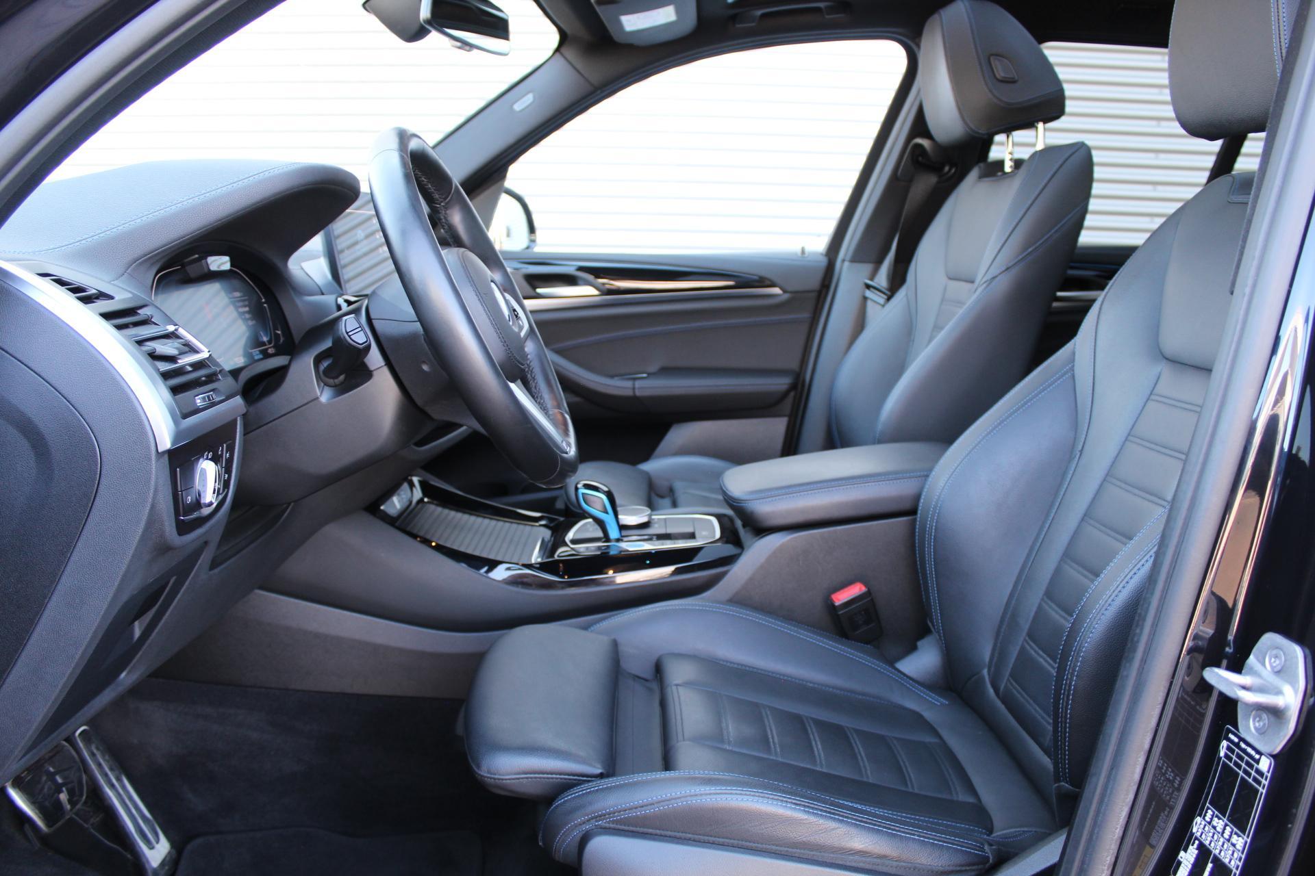 Foto van BMW Ix3