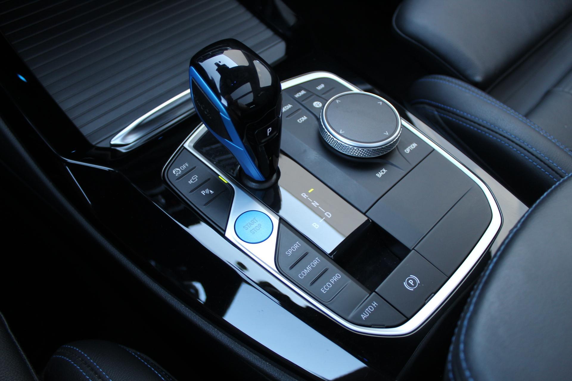 Foto van BMW Ix3