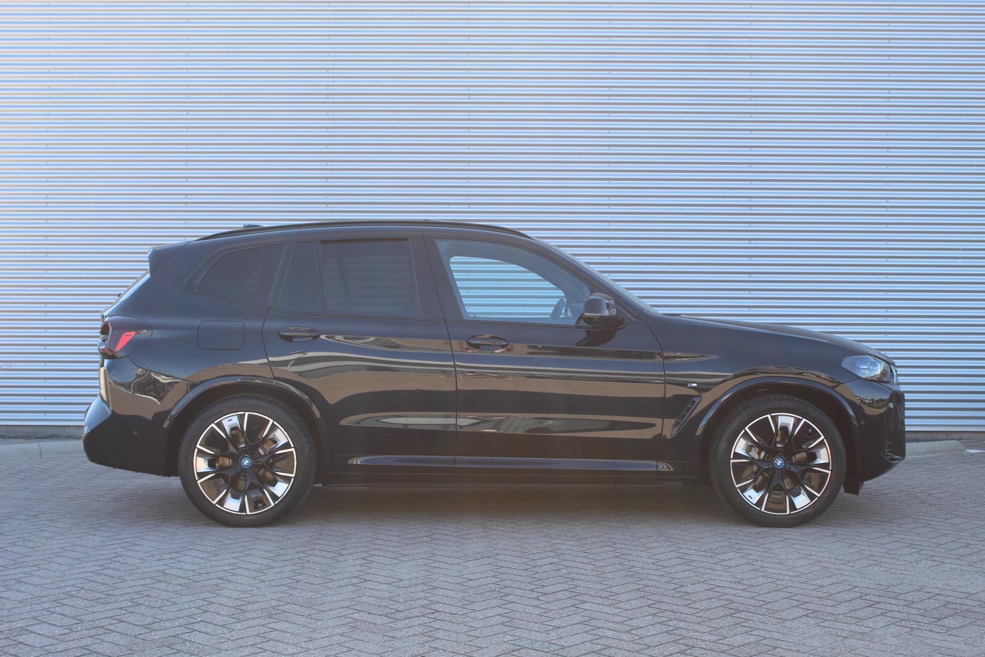 Foto van BMW Ix3