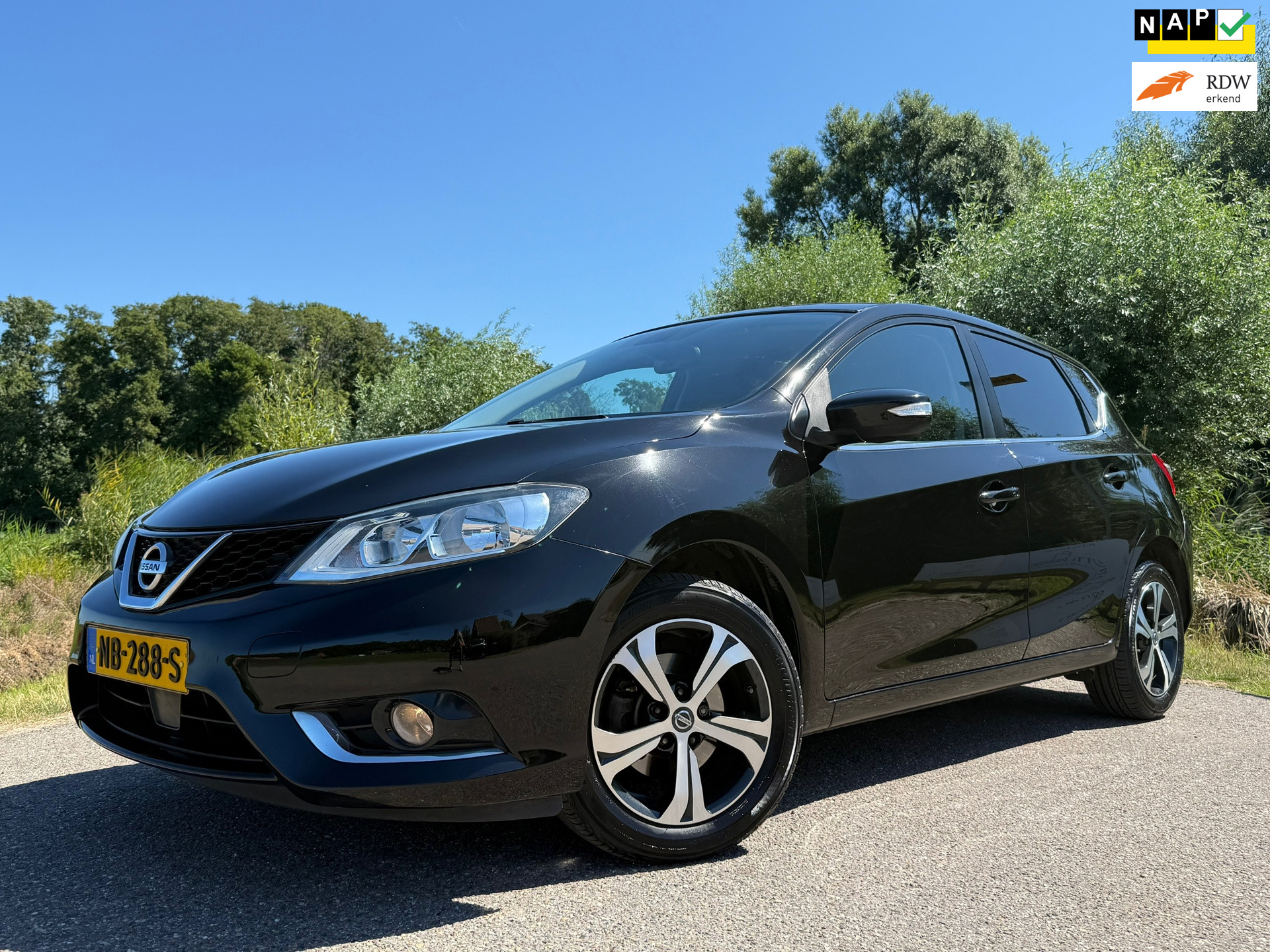Nissan Nissan Pulsar 1.2 DIG-T Business Edition / 1e Eigenaar / Camara / Navi / Trekhaak / Key-Less / Clima / 16" Velgen / PDC / Cruise / 2017 - voorkant