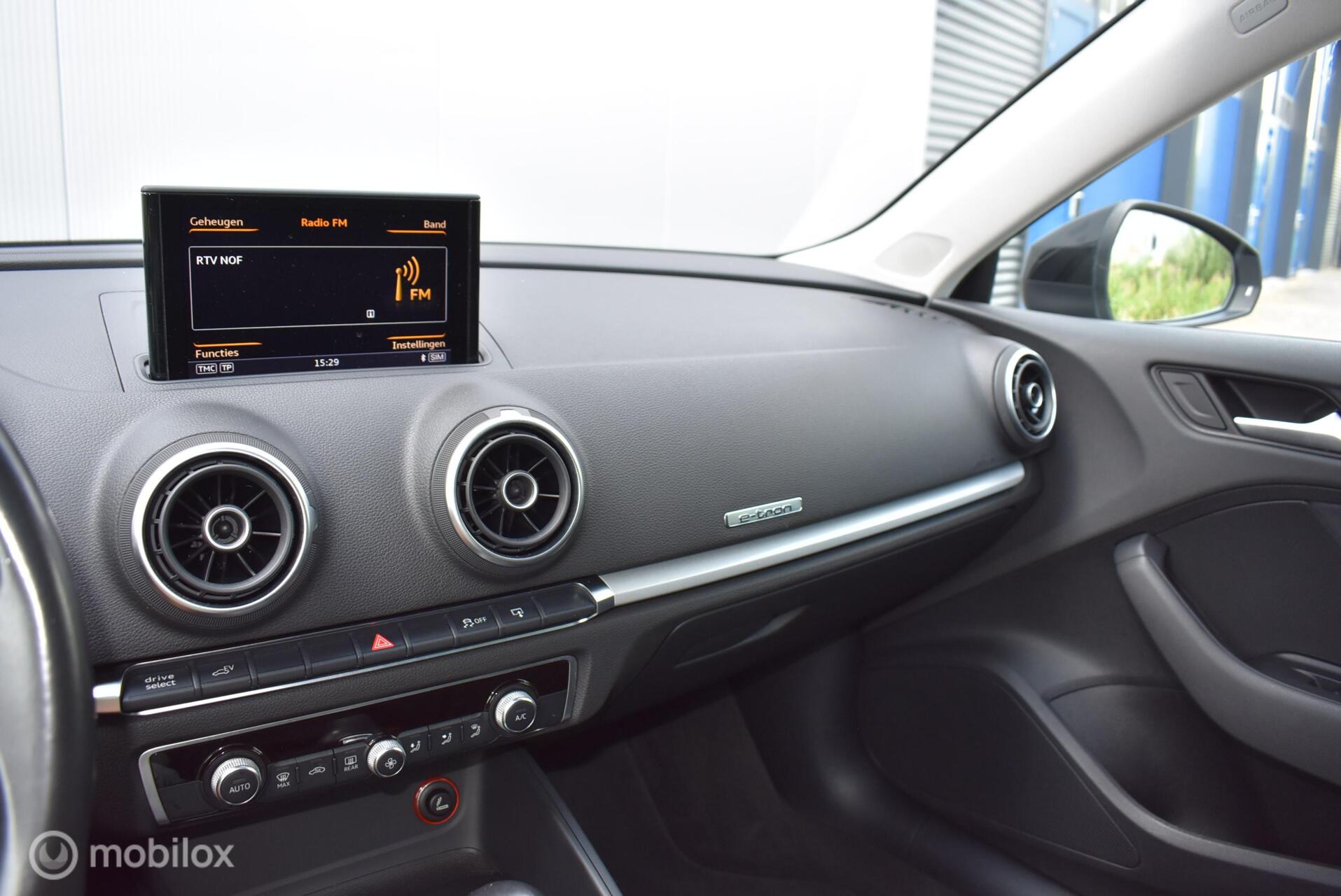 Foto van Audi A3 Sportback E-tron
