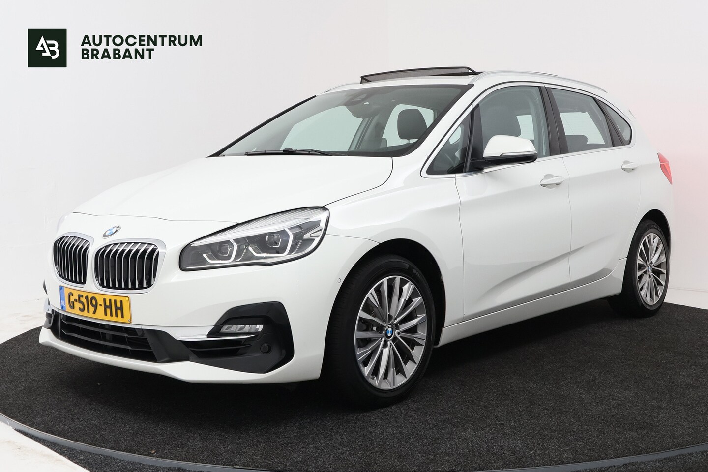 BMW 218i Active Tourer 218i High Executive Edition (PANORAMADAK, TREKHAAK, STOELVERWARMING, CAMERA, DEALER ONDERHOUDEN) 2019 - voorkant