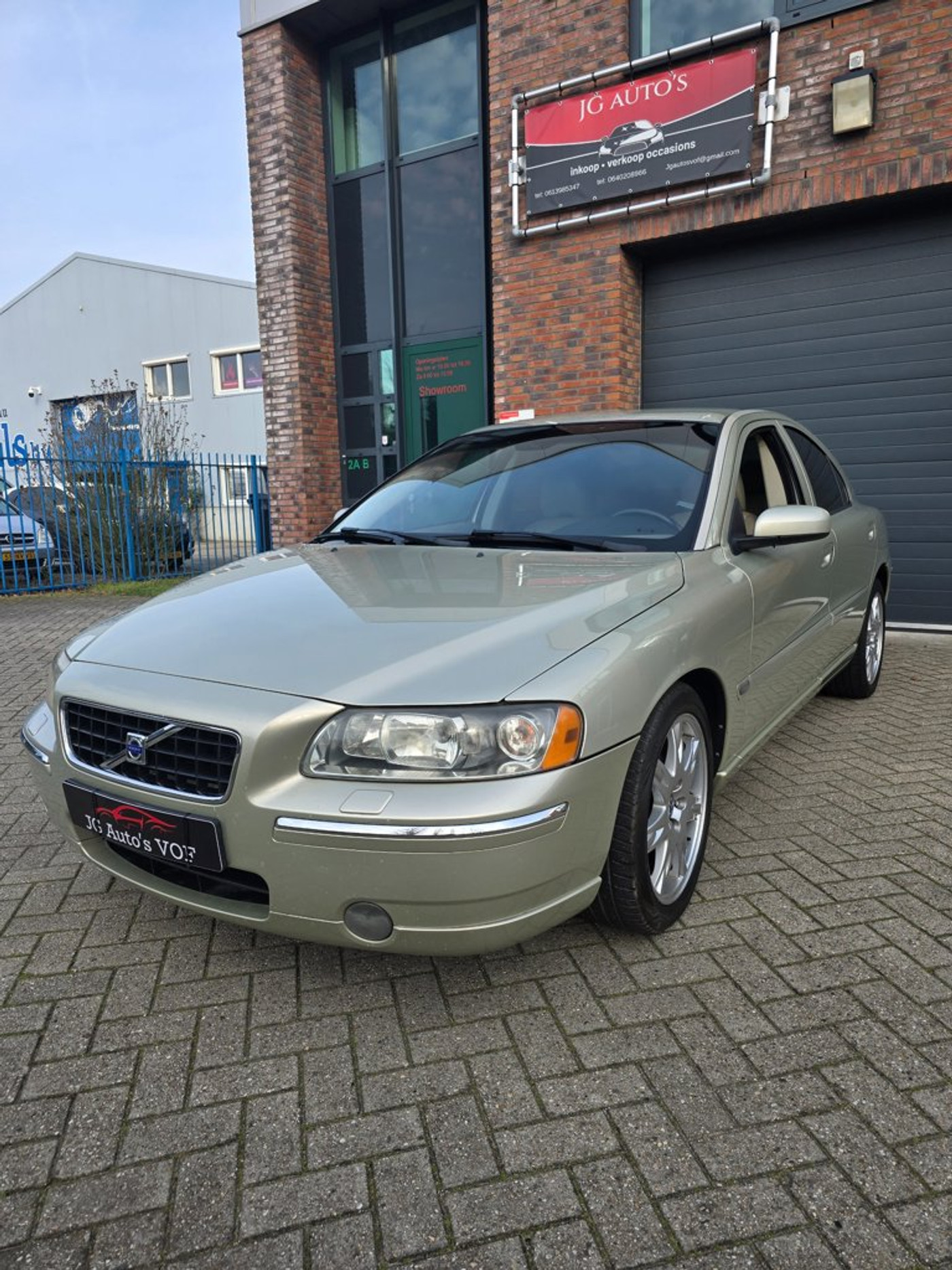 Volvo S60 2.4 Summum in uniek nette staat. 2004 - voorkant