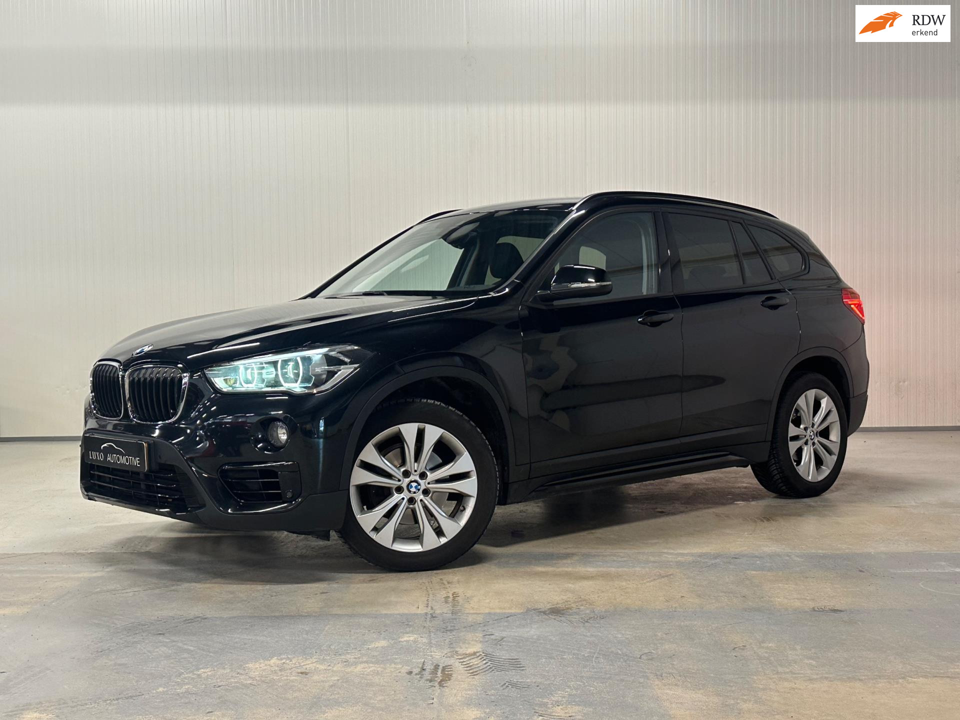 BMW X1 Sdrive18i SDrive18i Executive | NAP | TREKHAAK | SHADOW LINE | CRUISE CONTROL 2017 - voorkant