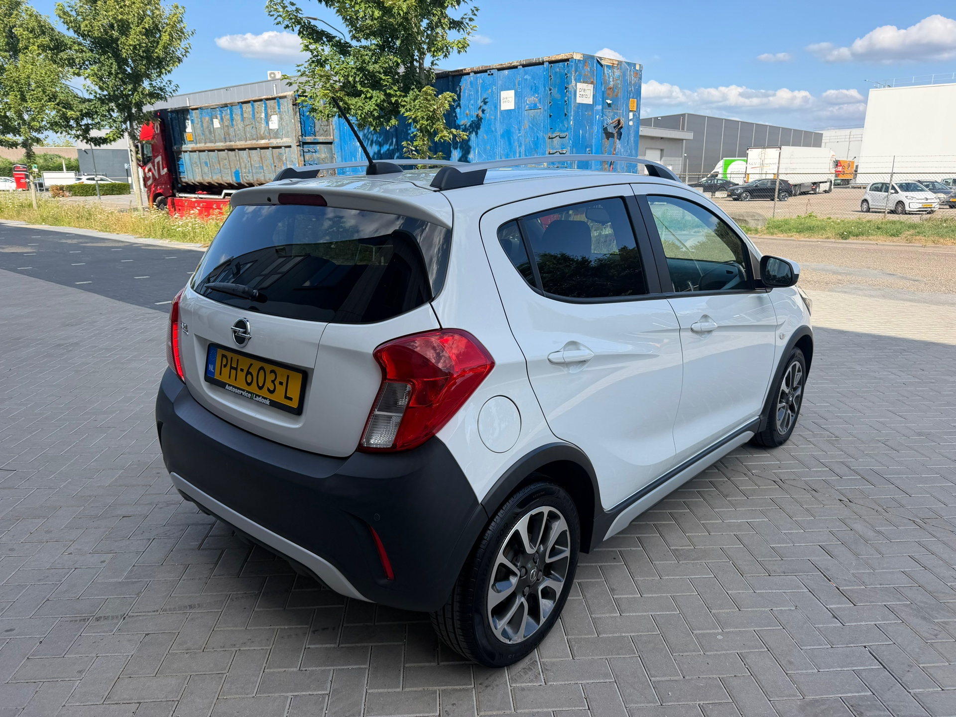 Foto van Opel Karl Rocks