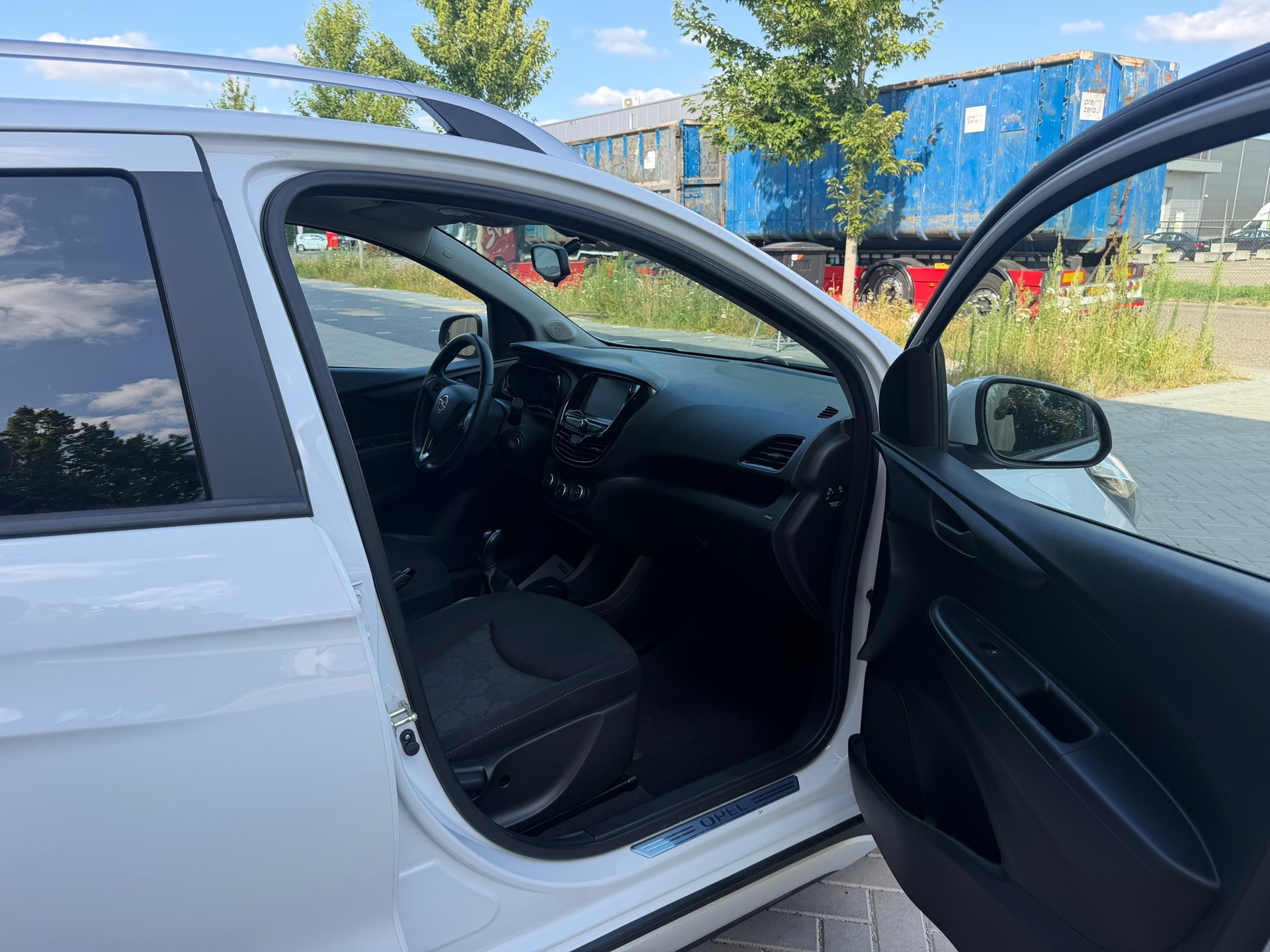 Foto van Opel Karl Rocks