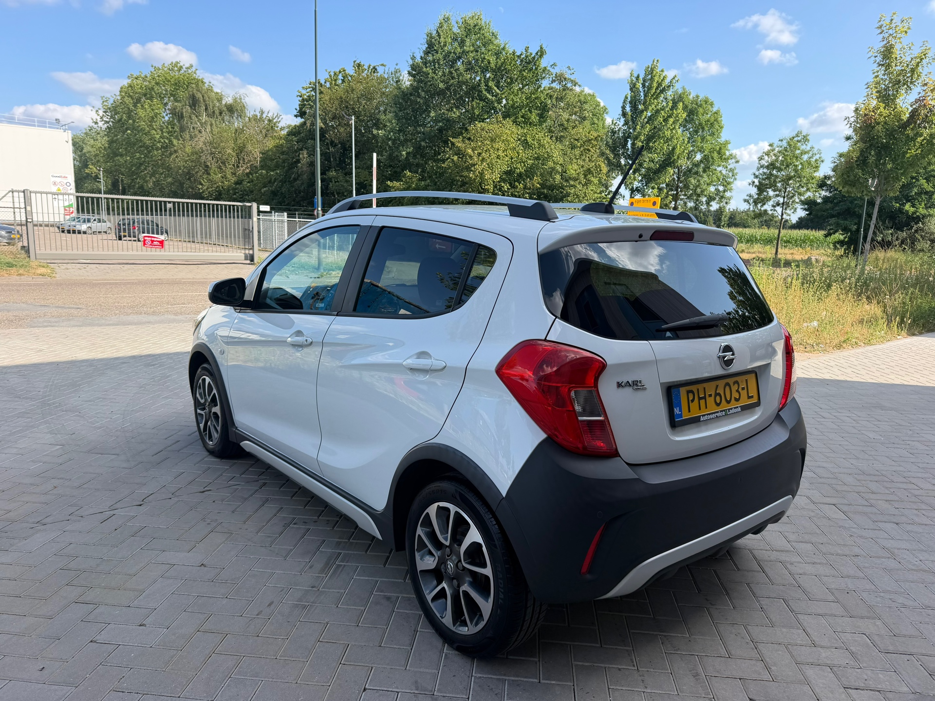 Foto van Opel Karl Rocks