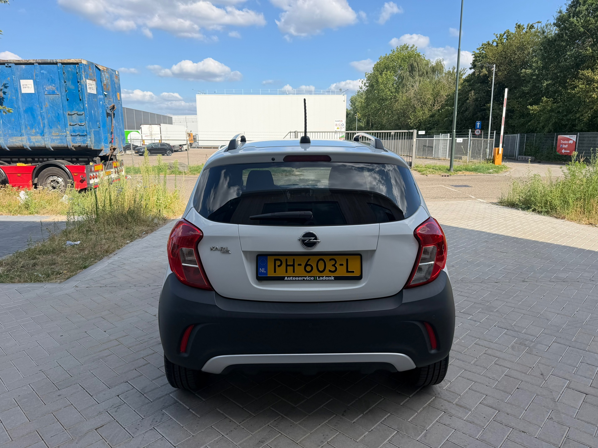 Foto van Opel Karl Rocks