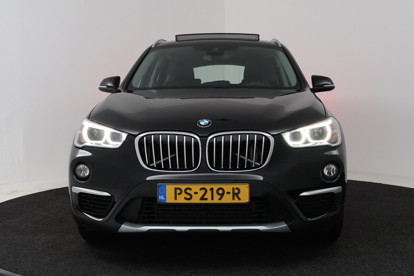 Foto van BMW X1 Xdrive20i