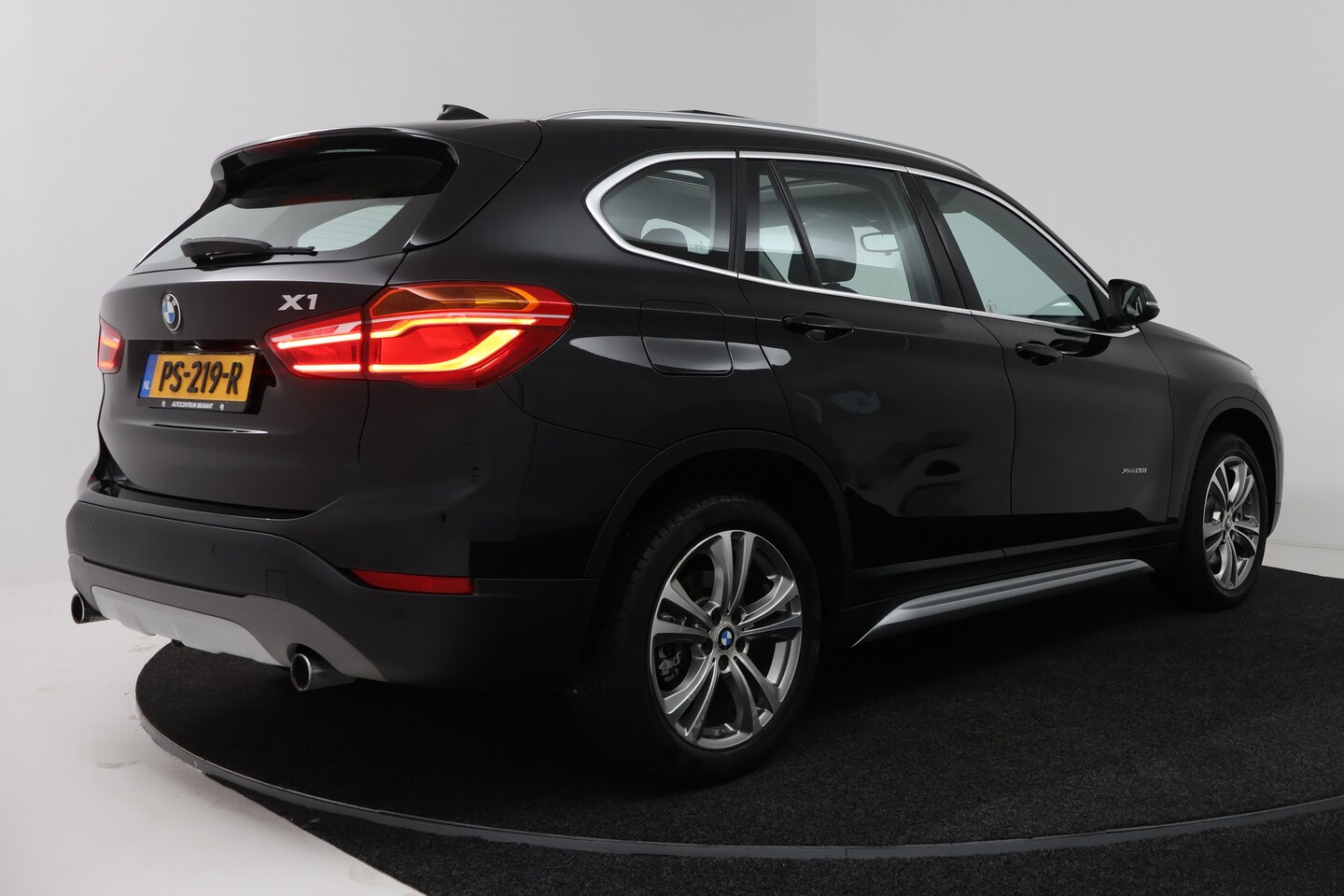 Foto van BMW X1 Xdrive20i