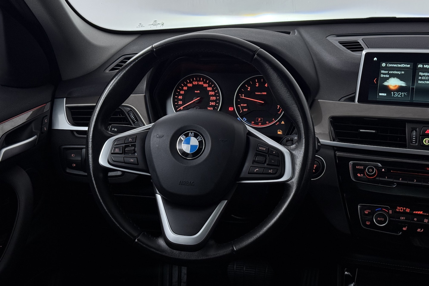 Foto van BMW X1 Xdrive20i