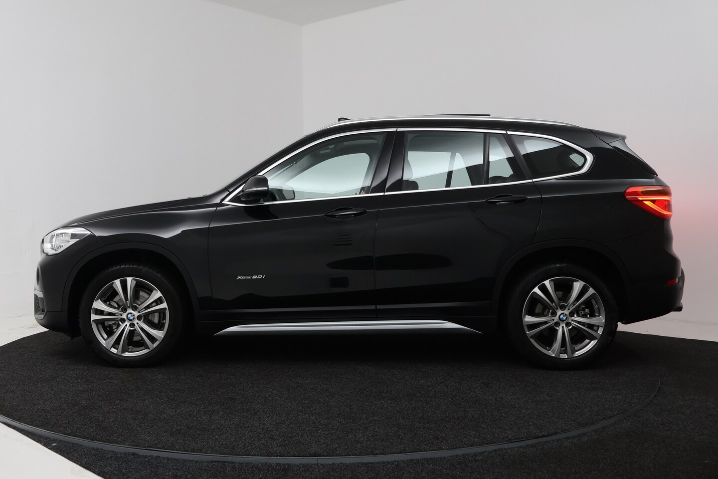 Foto van BMW X1 Xdrive20i