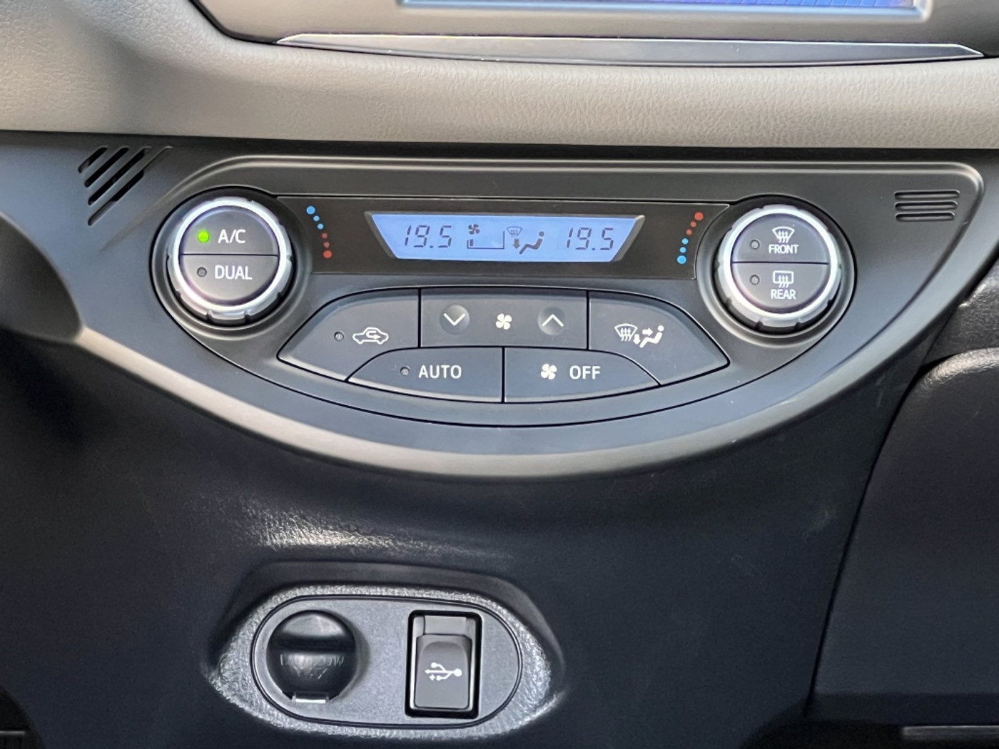Foto van Toyota Toyota Yaris Hybrid