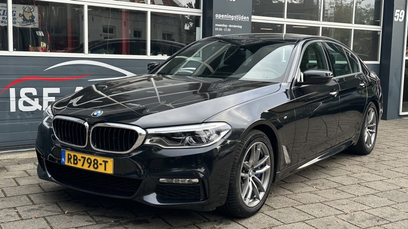 BMW 530i 530i High Exe M-pakket Trekhaak Led Leder 2017 - voorkant