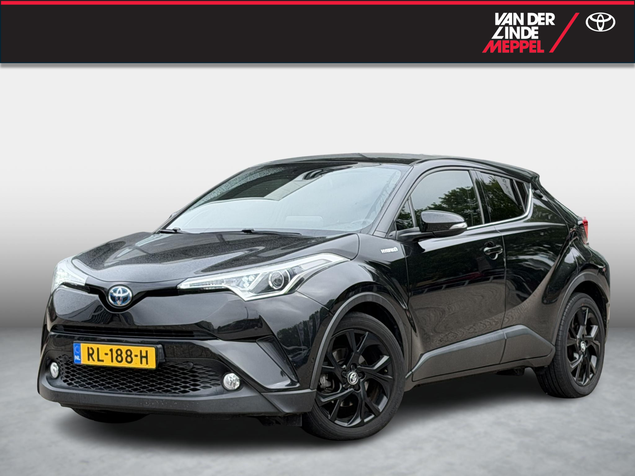 Toyota Toyota C-hr 1.8 Hybrid Black Edition Leer JBL Navi Cruise 2017 - voorkant