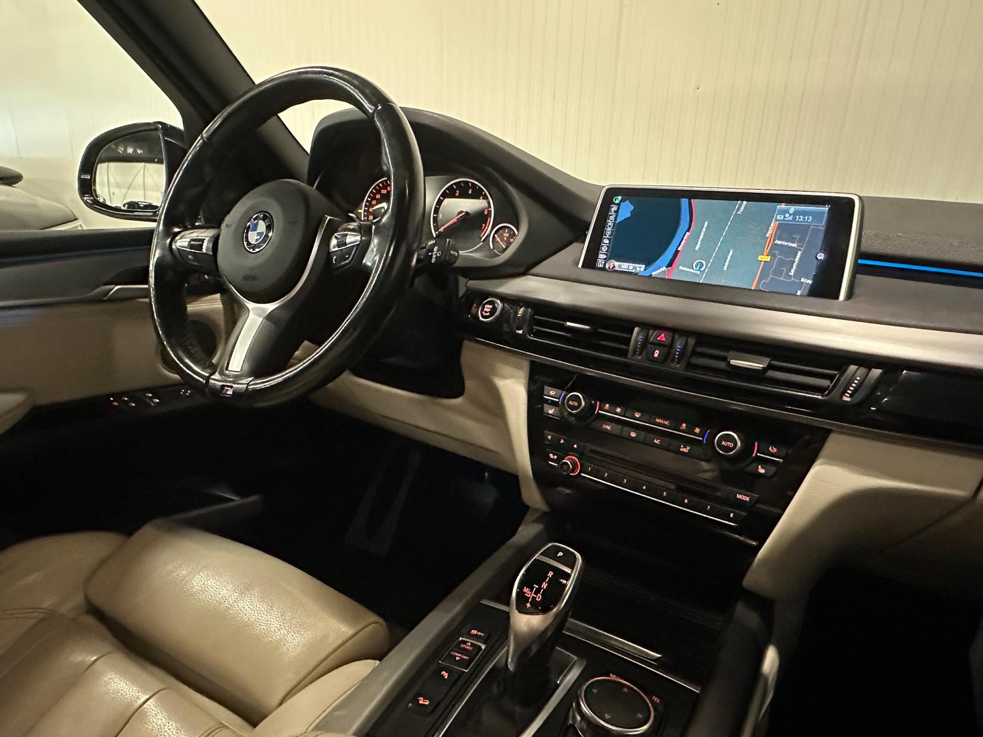 Foto van BMW X5 Xdrive50i