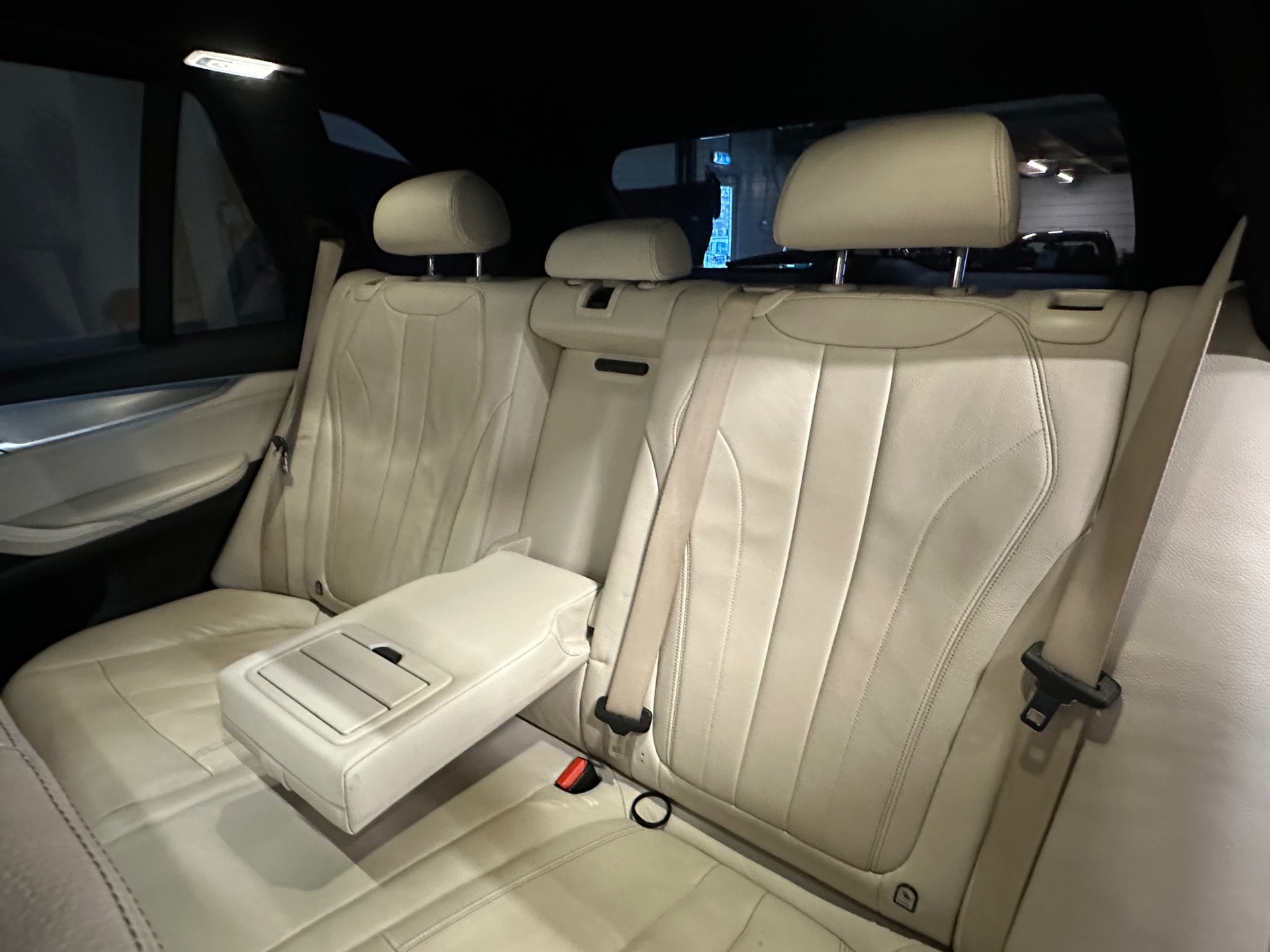 Foto van BMW X5 Xdrive50i