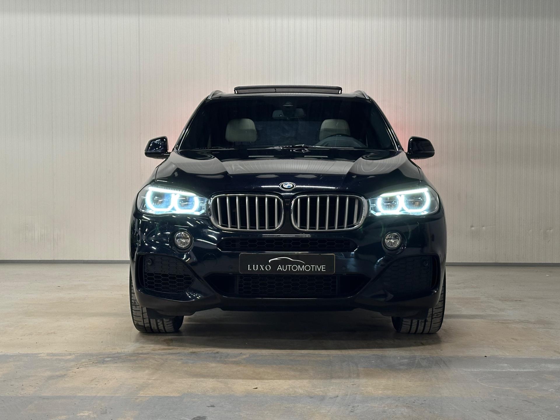 Foto van BMW X5 Xdrive50i
