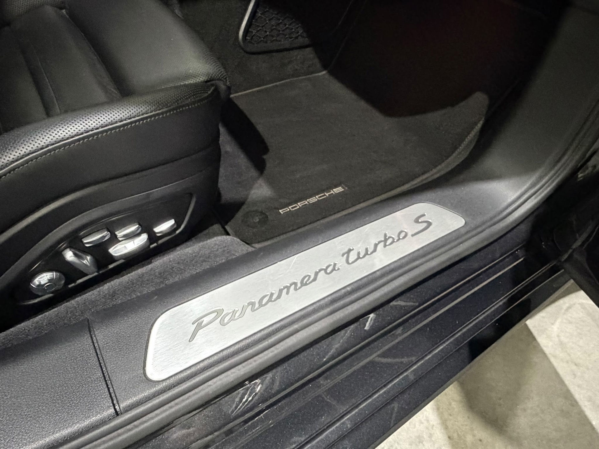 Foto van Porsche Panamera Turbo S E-hybrid