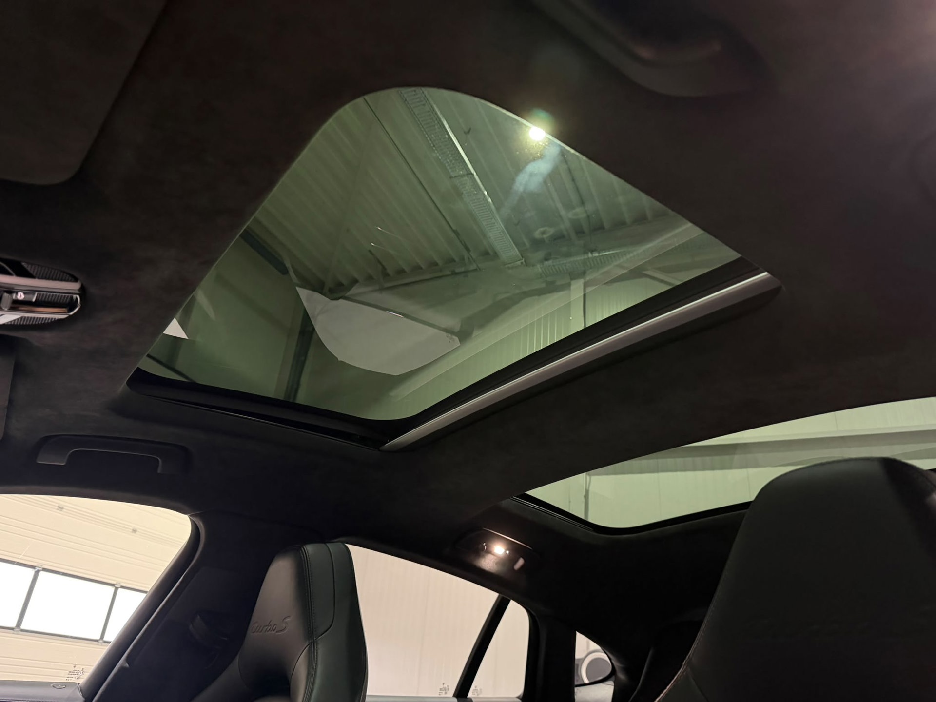 Foto van Porsche Panamera Turbo S E-hybrid