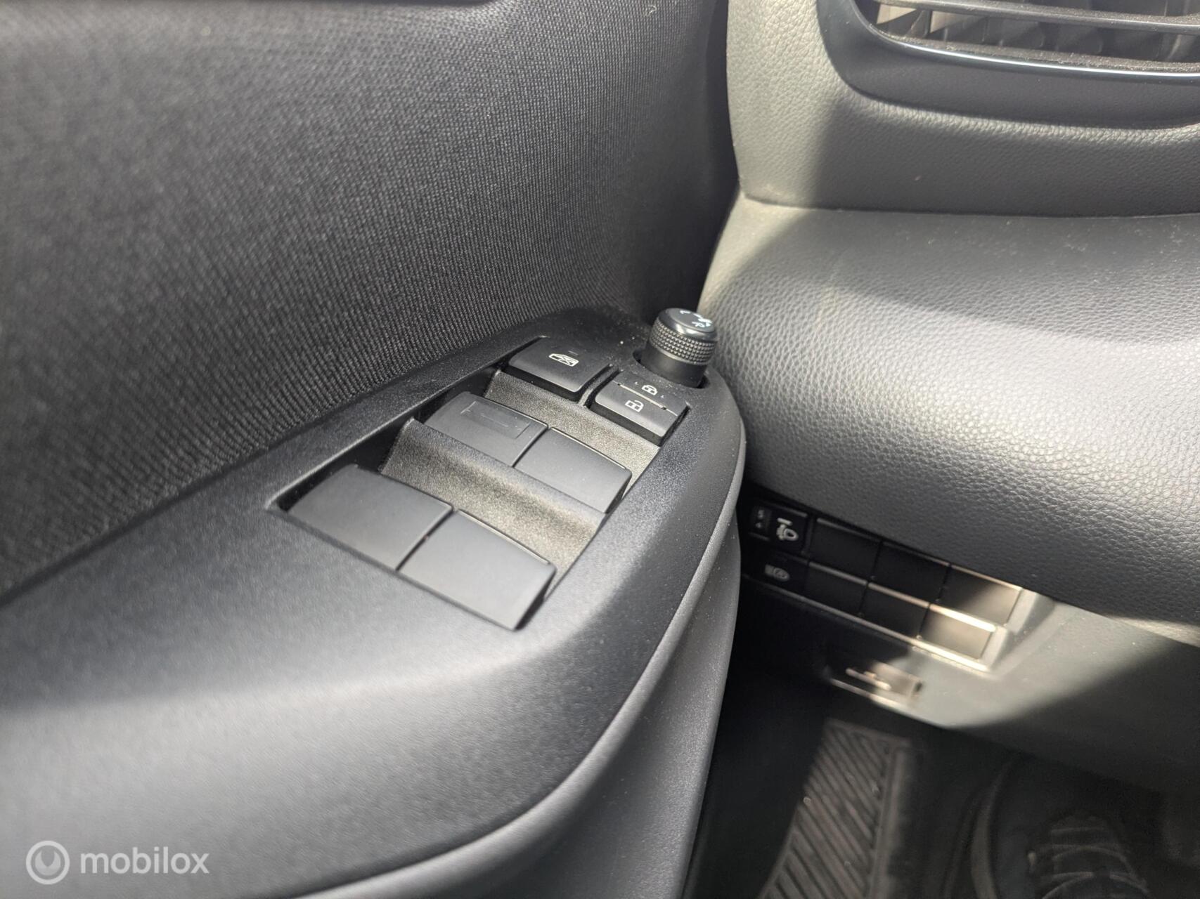 Foto van Mazda Mazda2 Hybrid
