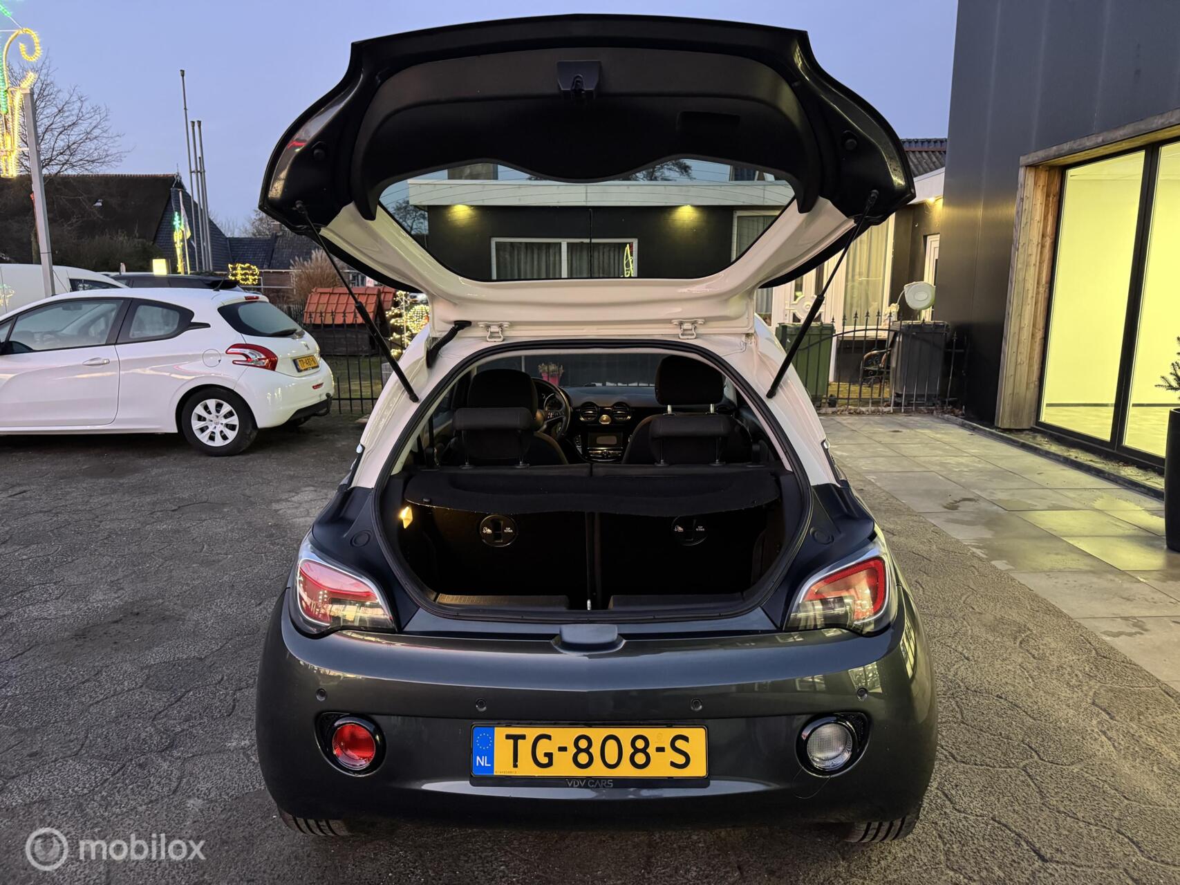 Foto van Opel Adam
