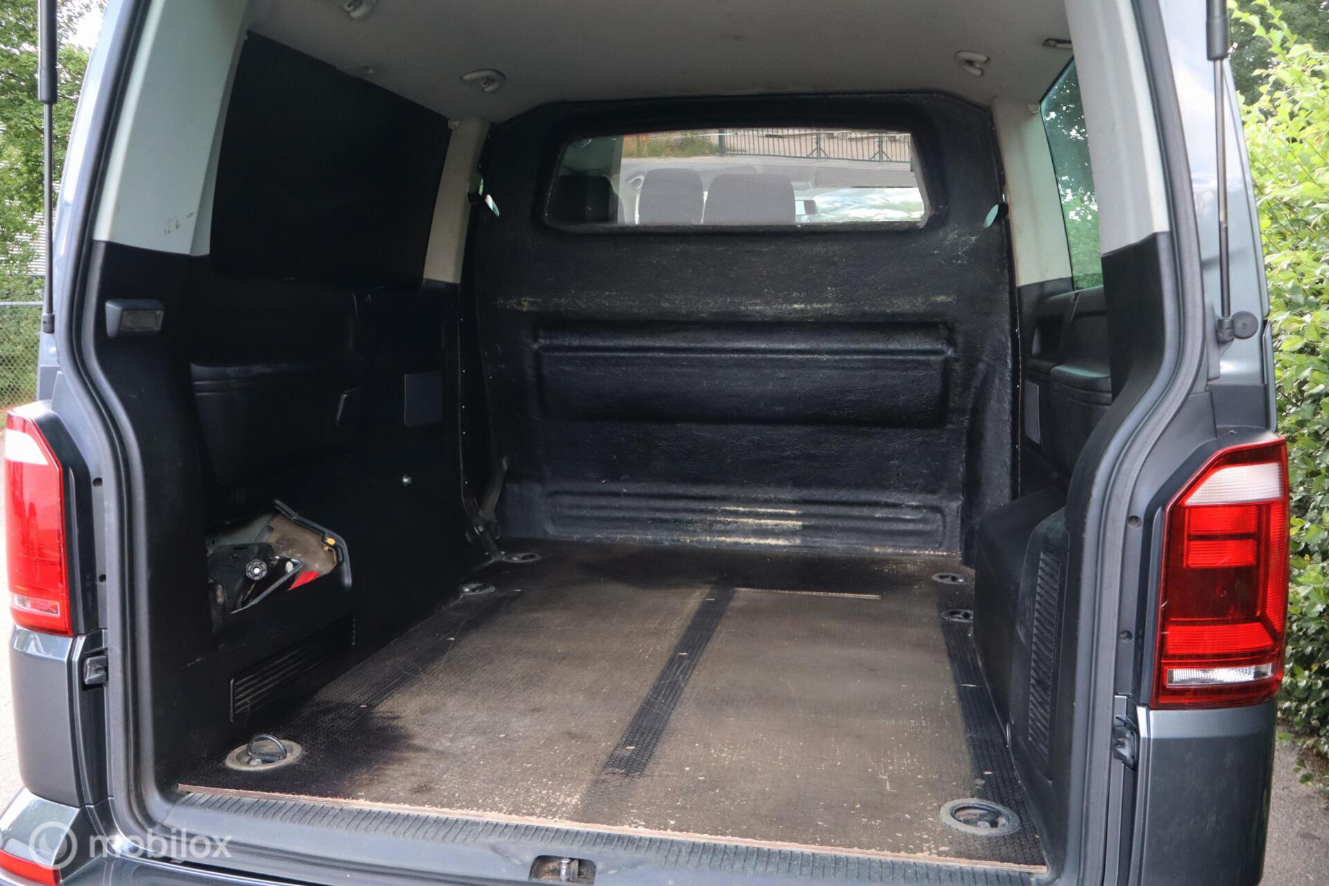 Foto van Volkswagen Transporter Caravelle