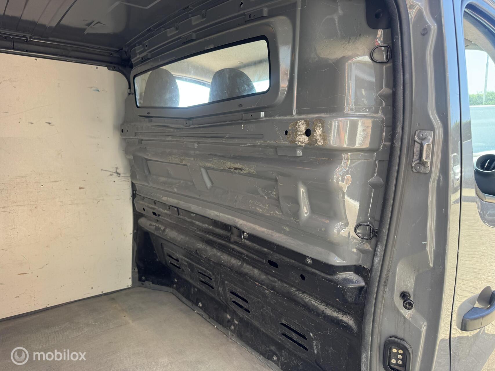 Foto van Opel Vivaro-b