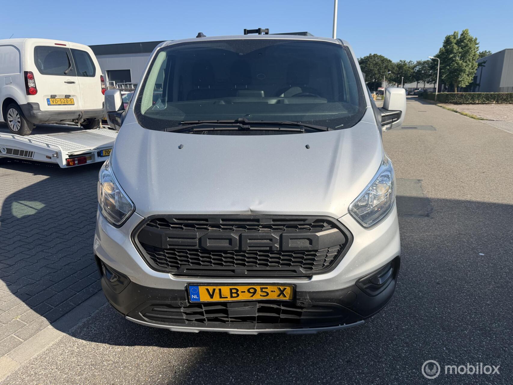 Ford Transit Custom 300 2.0 TDCI L1H1 Trail koel auto 2021 - voorkant