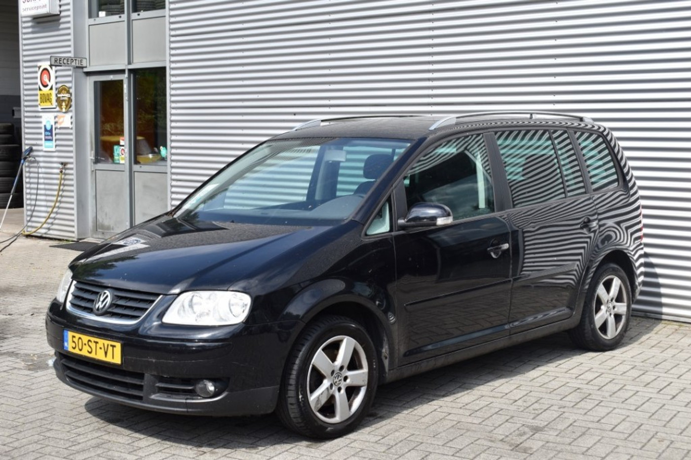 Volkswagen Touran 1.6-16V FSI OPTIVE I / MEENEEM/EXPORT PRIJS / KOPPELING DEFECT !! 2006 - voorkant