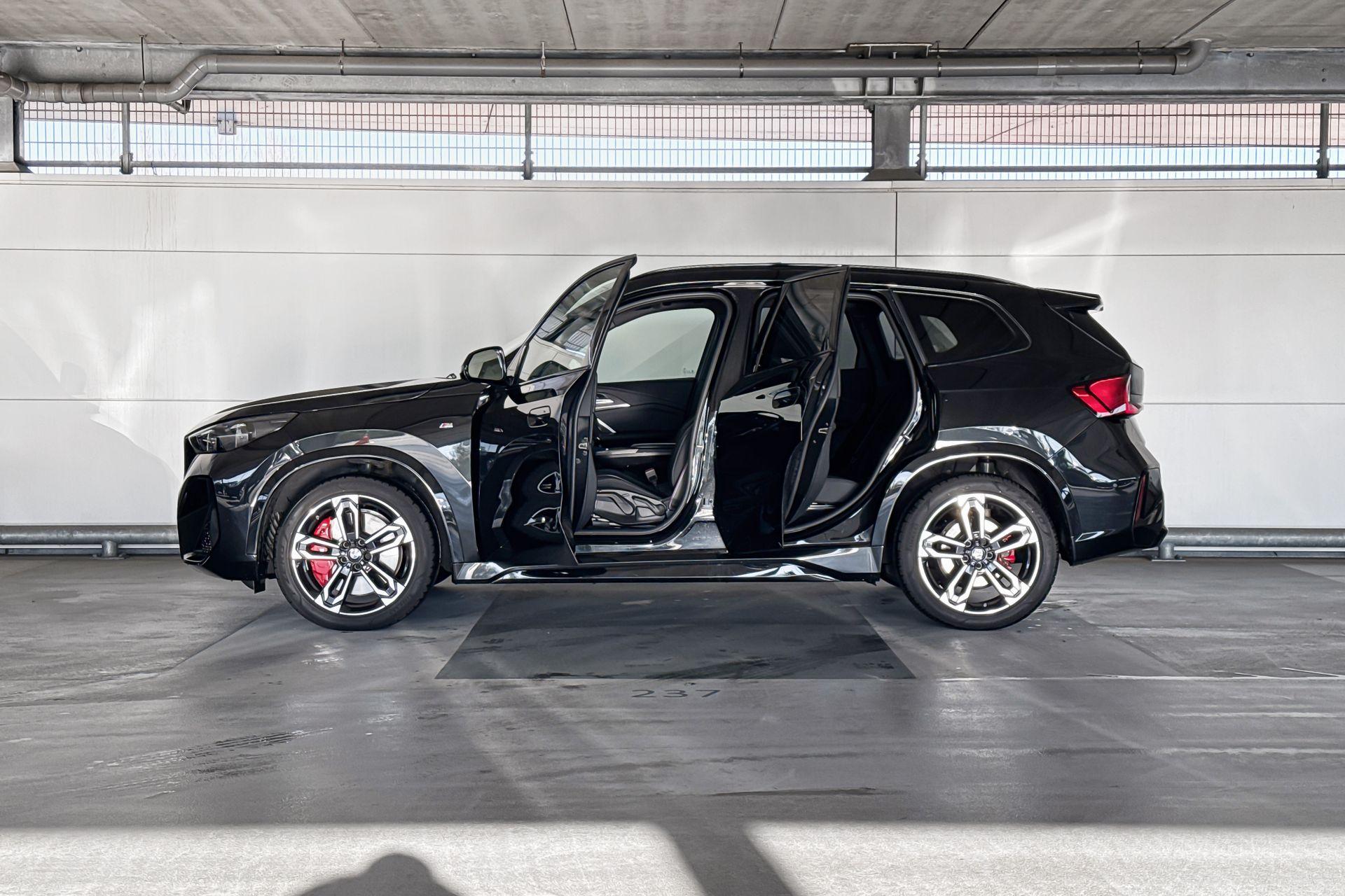 Foto van BMW X1 Xdrive23i