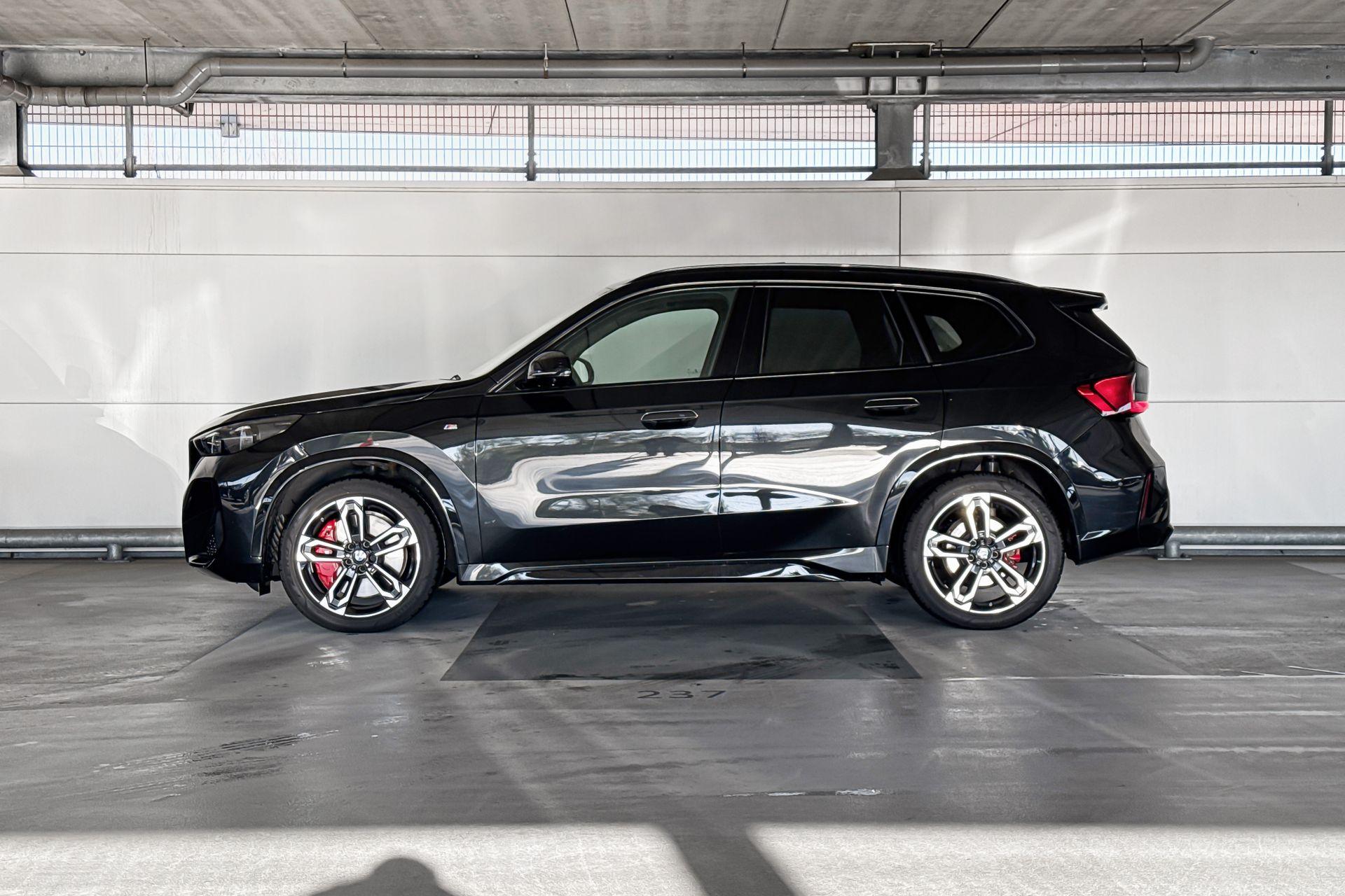 Foto van BMW X1 Xdrive23i