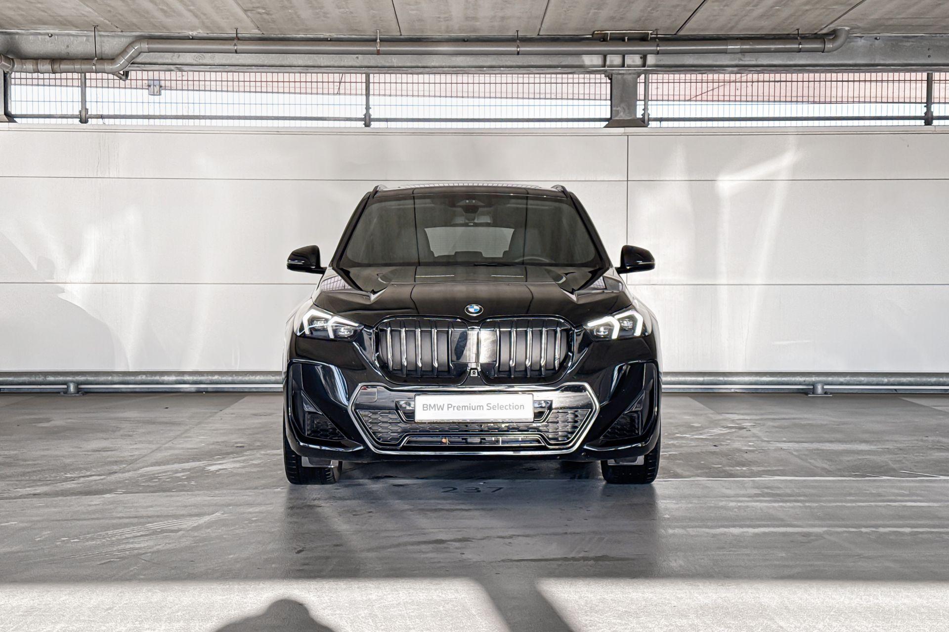 Foto van BMW X1 Xdrive23i